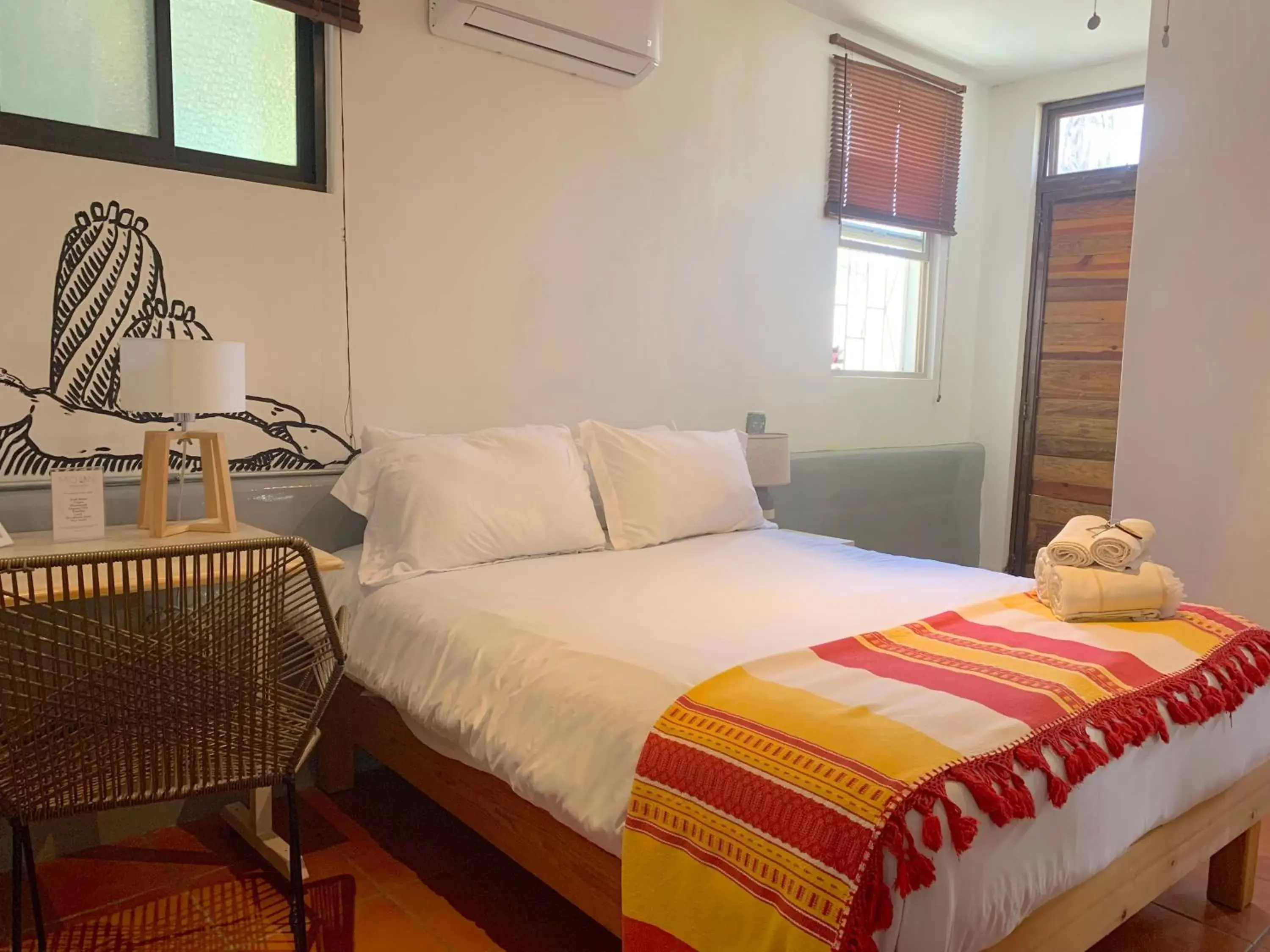 Private King + Private Bathroom + Patio (Room 2) in Perro Surfero Hotel Private King + Private Bathroom + Patio (Room 2) in Perro Surfero Hotel