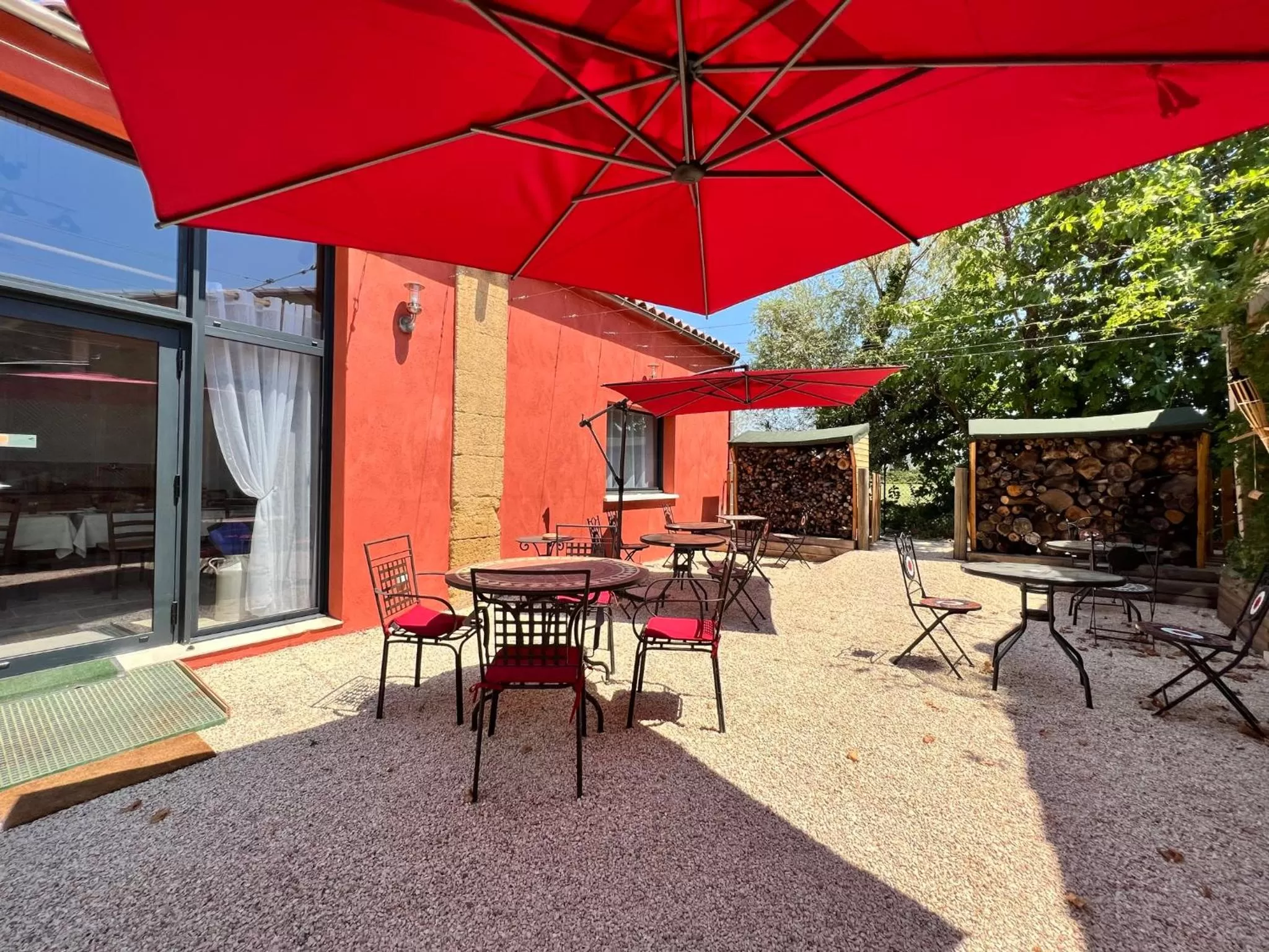Patio, BBQ Facilities in BASTIDE DES MARTELIERES