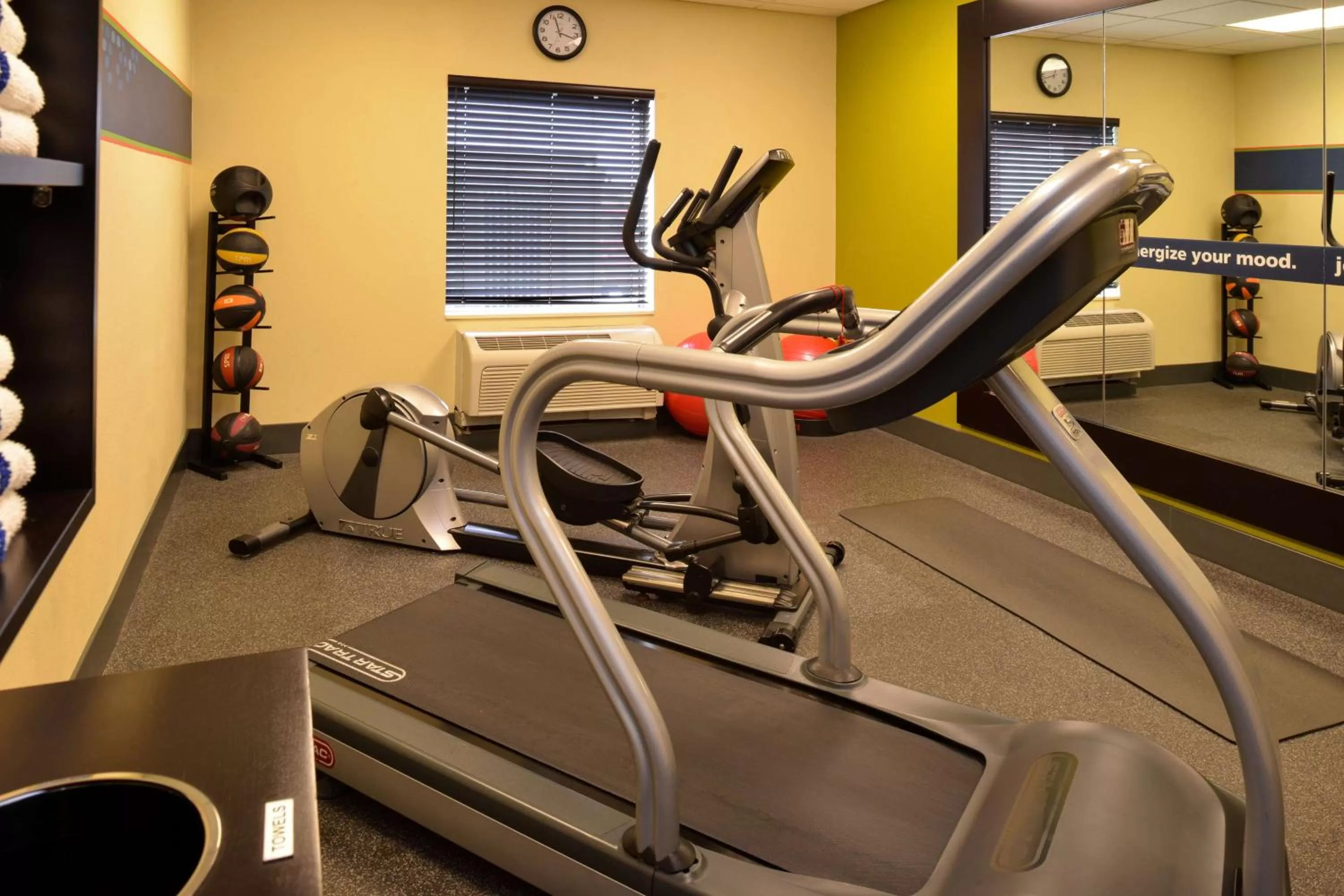 Fitness centre/facilities in Hampton Inn by Hilton Litchfield