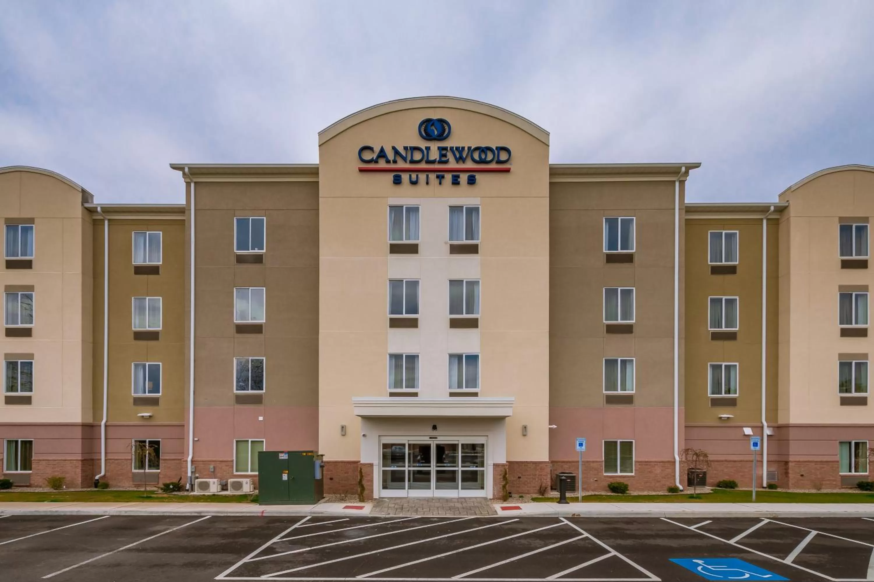 Property building in Candlewood Suites Mishawaka by IHG