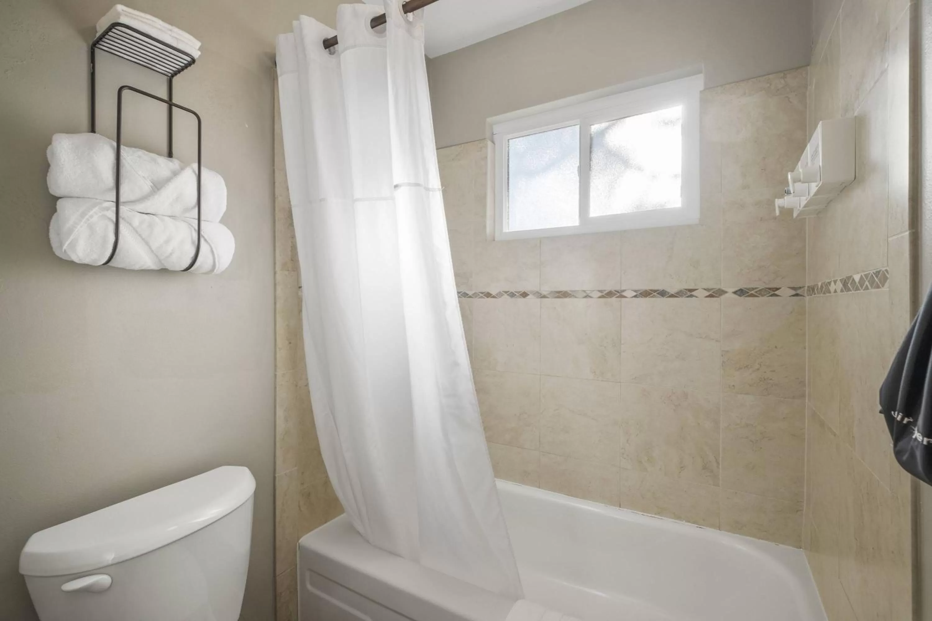 Bath in Resthaven Tahoe