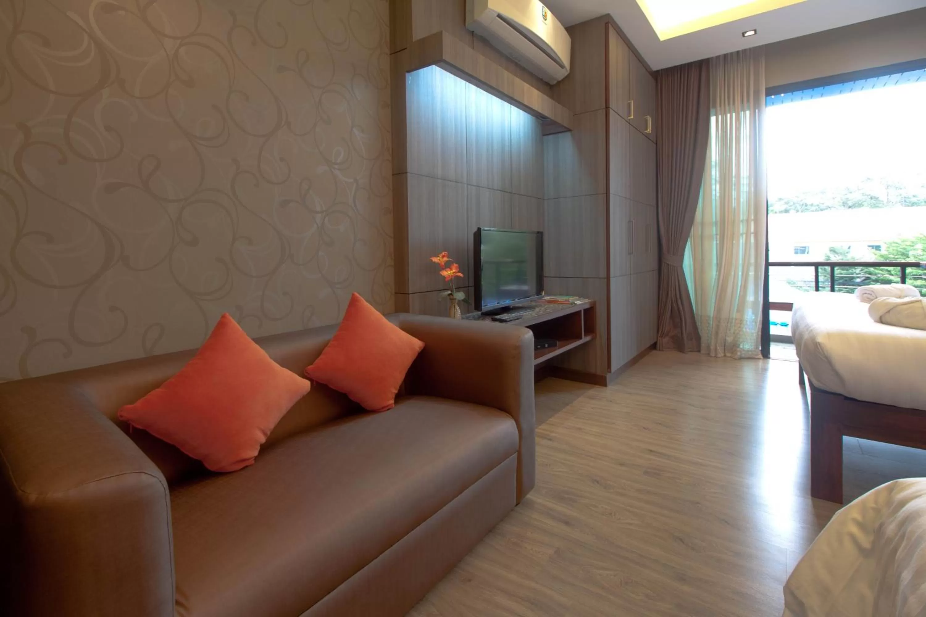 Photo of the whole room in Burapa Boutique