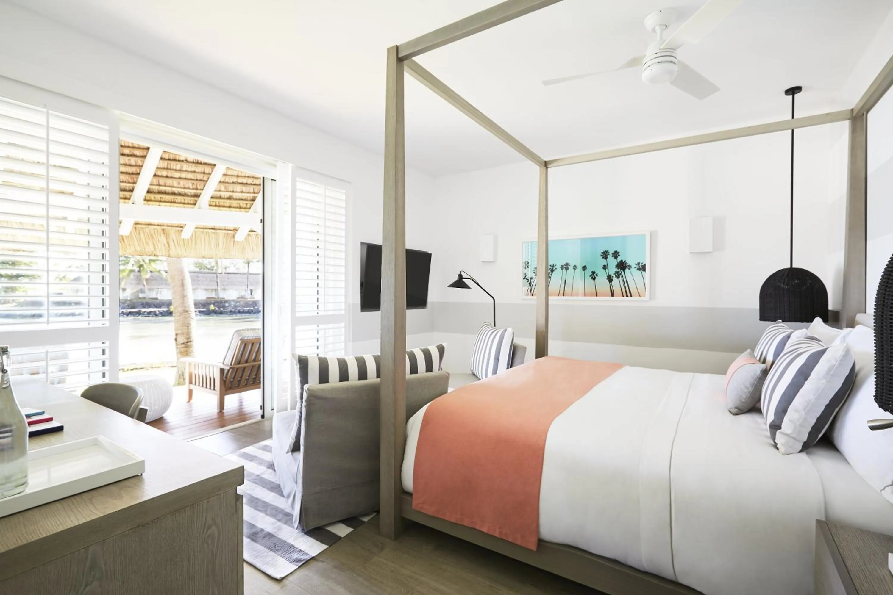 TV and multimedia, Bed in LUX* Grand Gaube Resort & Villas