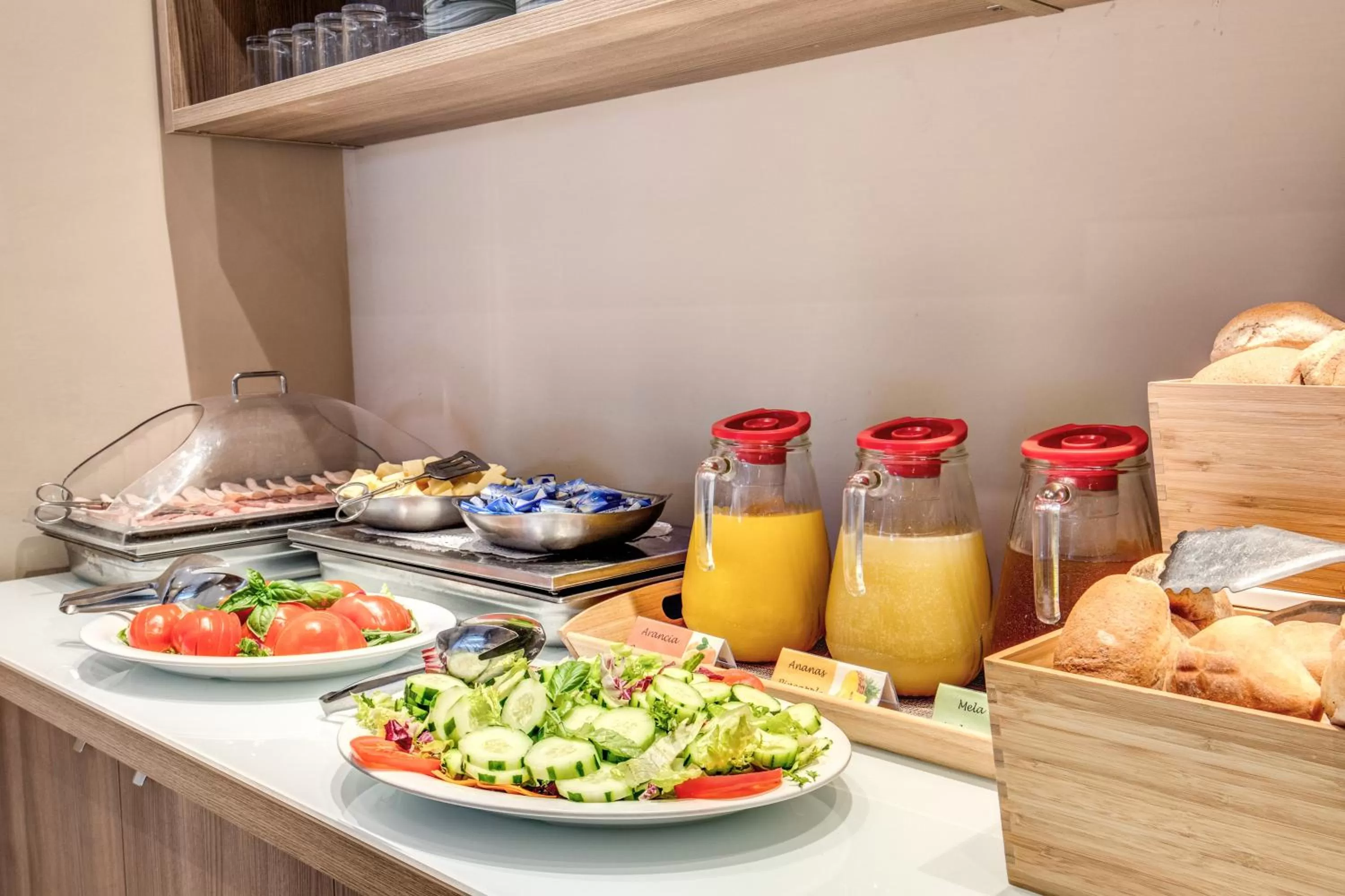 Restaurant/places to eat in Rome Garden Hotel