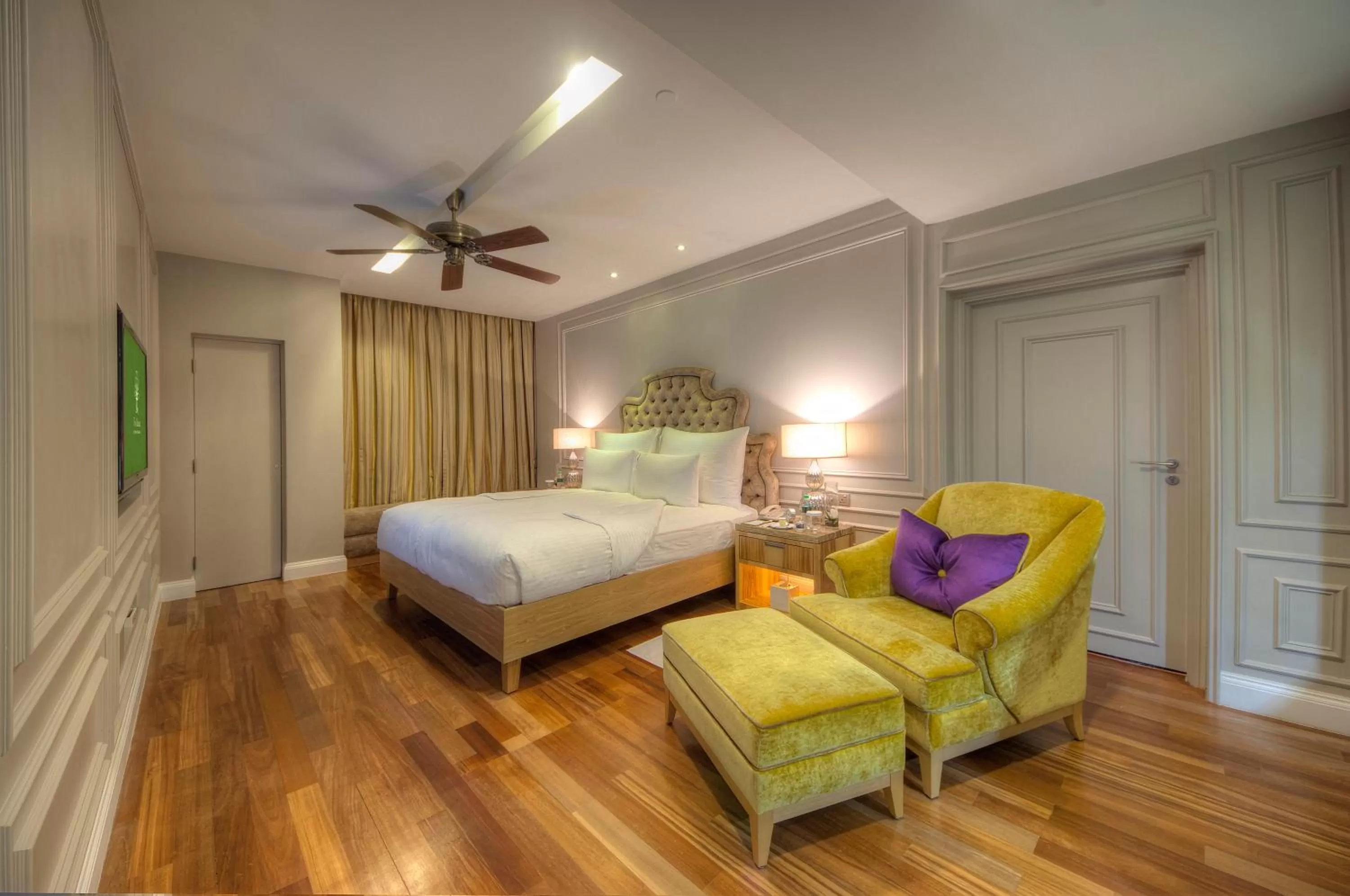 Bed in The Chateau Spa & Wellness Resort