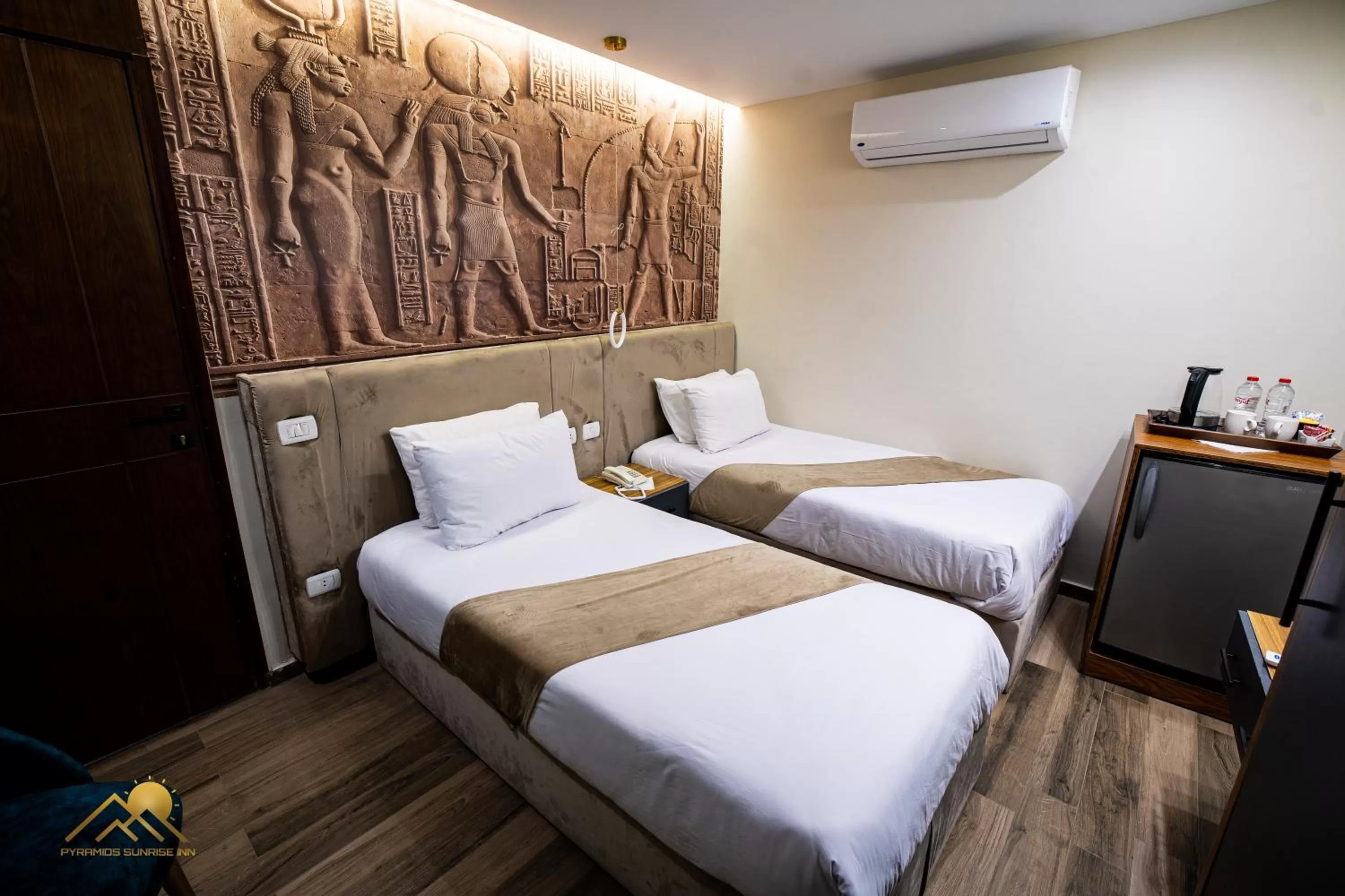 Bedroom, Bed in Pyramids sunrise inn