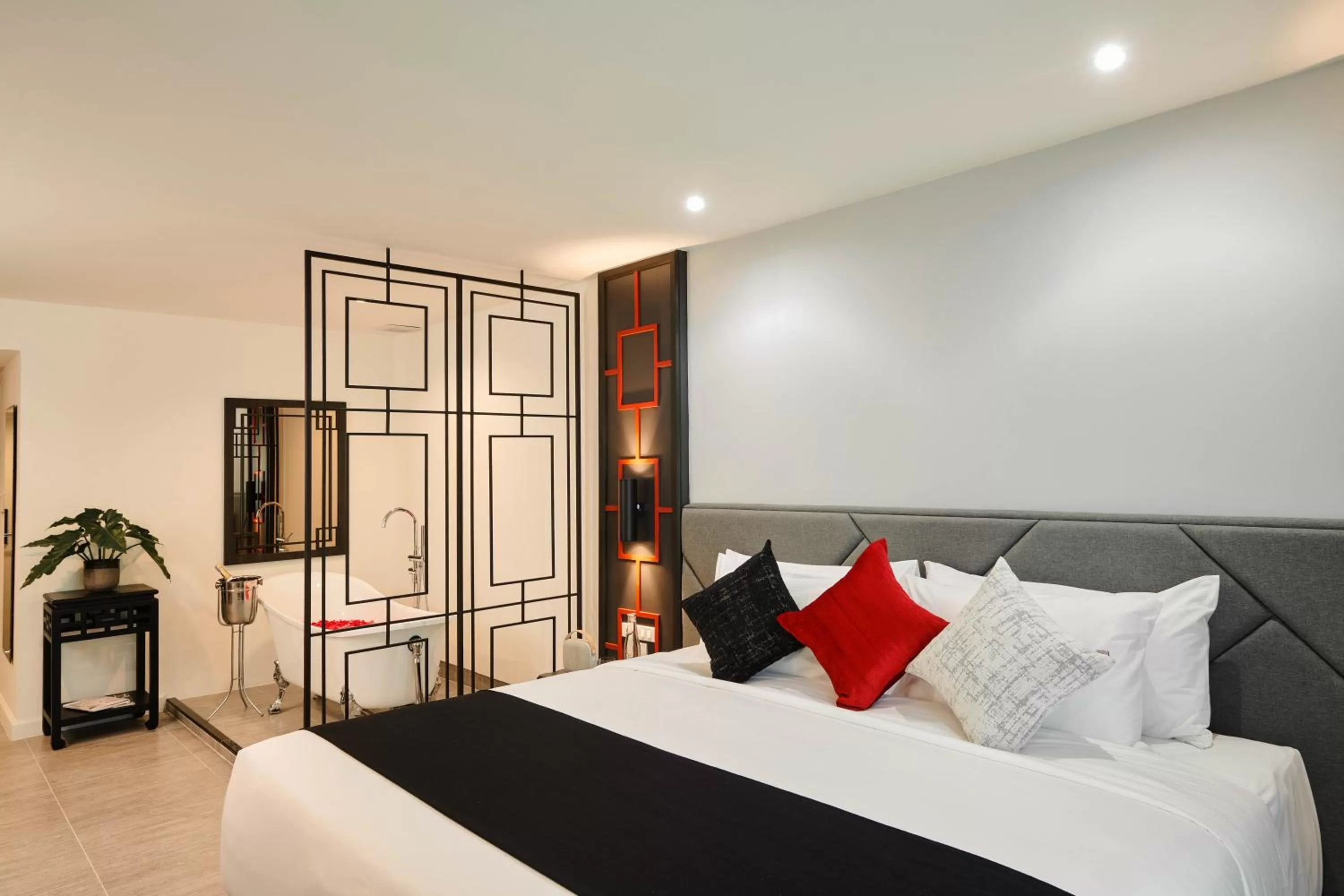 Bedroom, Bed in Villa De Pranakorn