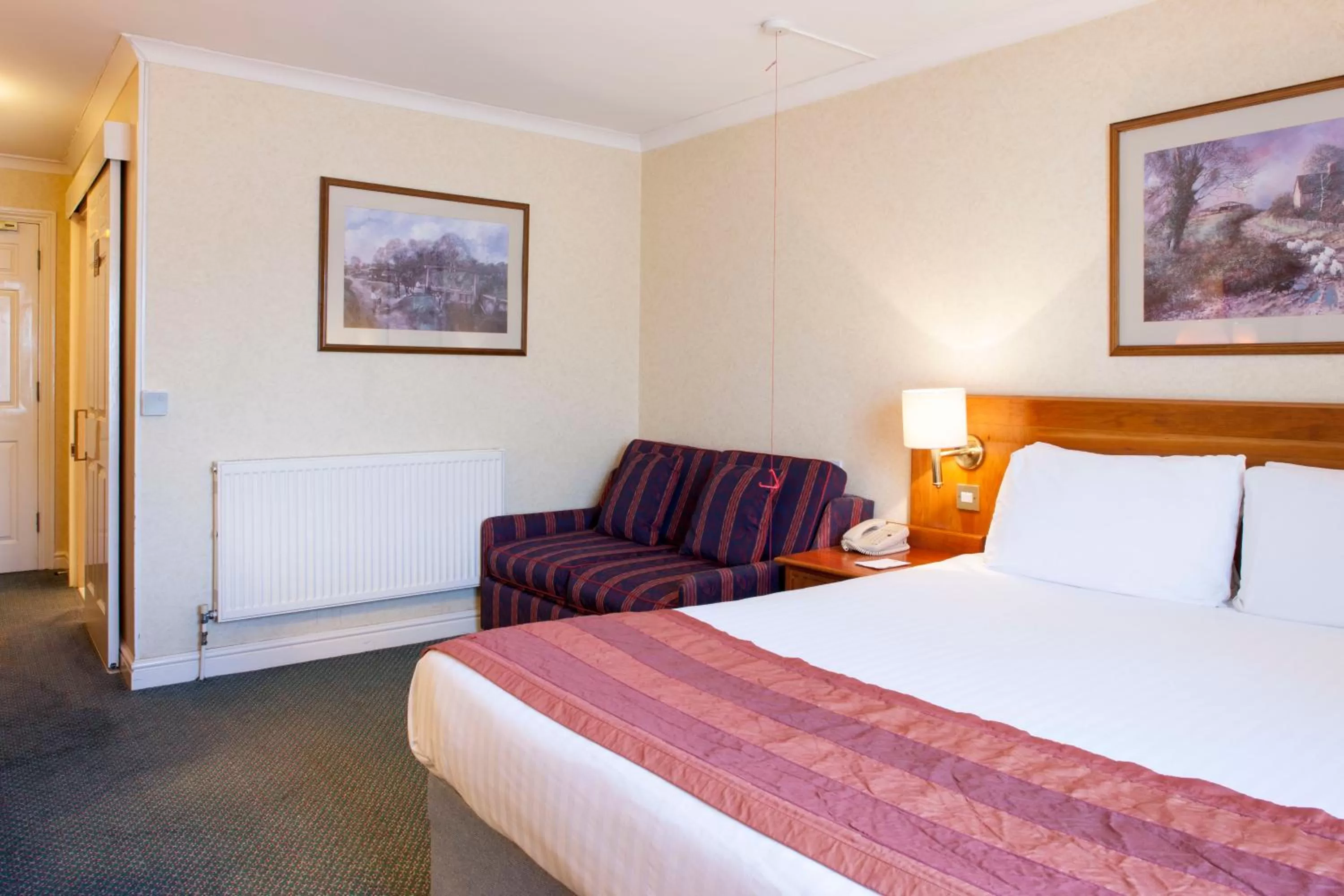 Photo of the whole room, Bed in Holiday Inn Ipswich Orwell by IHG