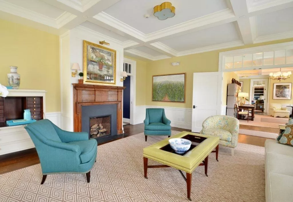 Communal lounge/ TV room in The Quogue Club