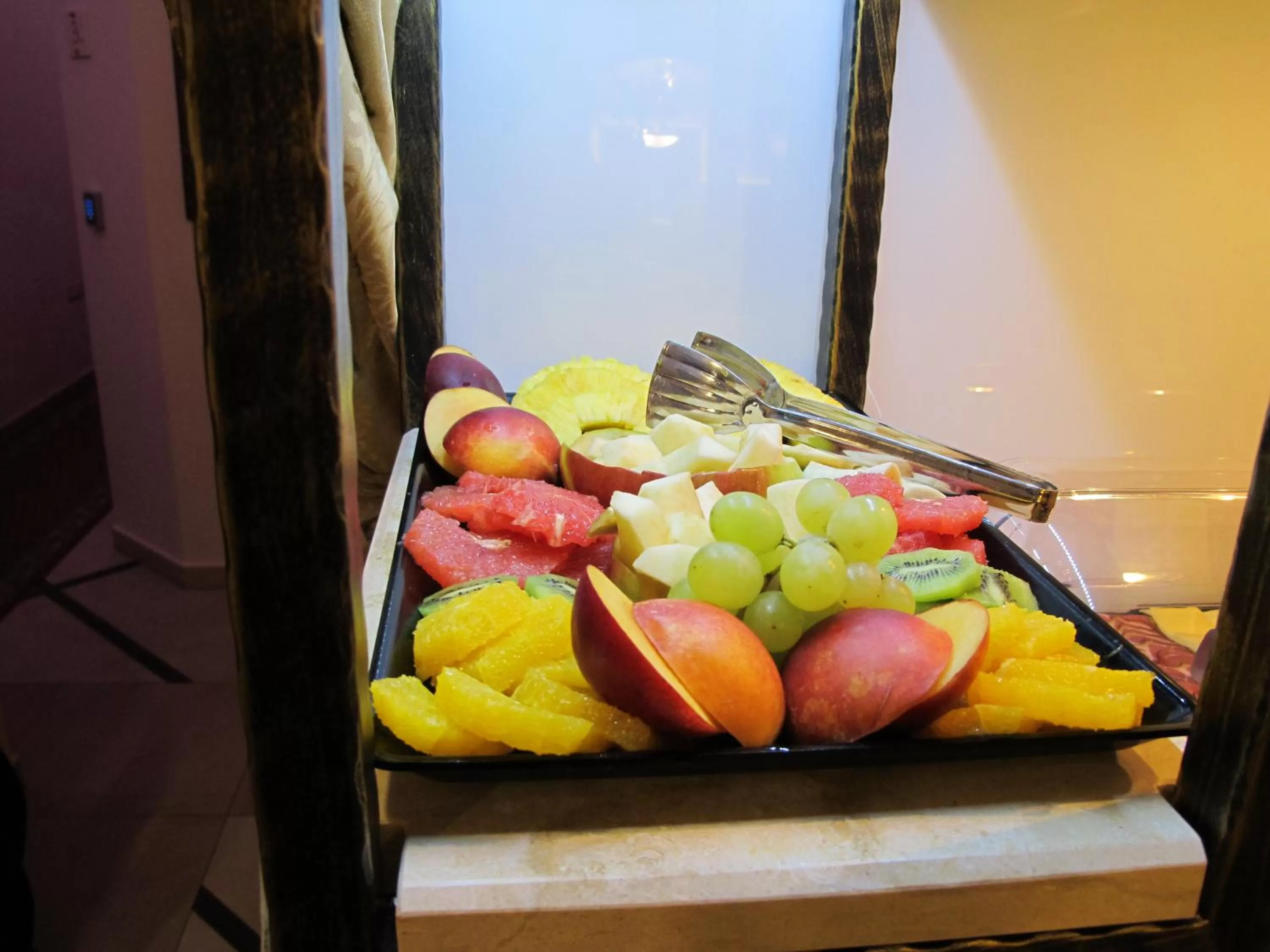 Food in Arbia Dorka Heritage Palace