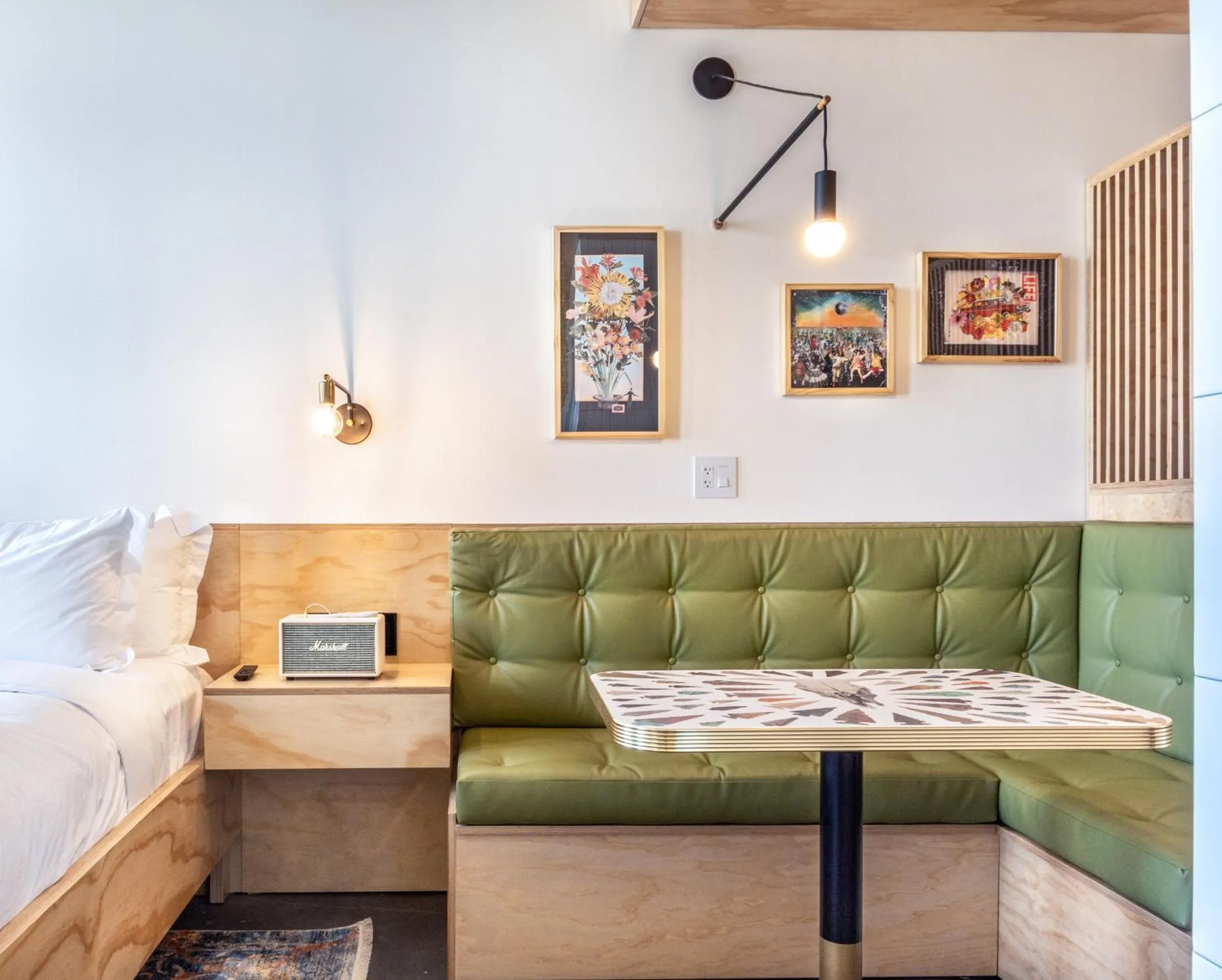 Seating area, Bed in ARRIVE Austin