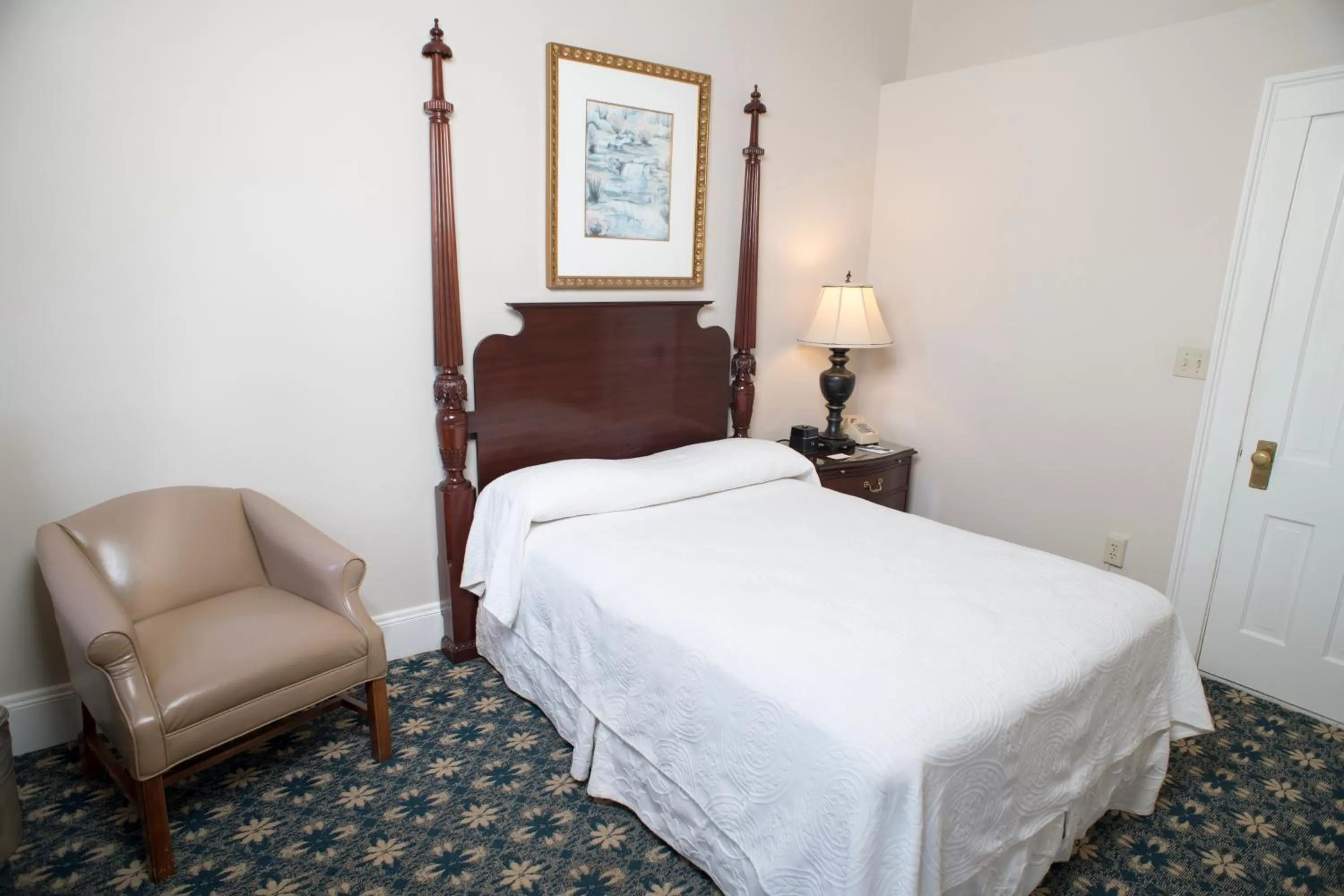Bed in Middlebury Inn