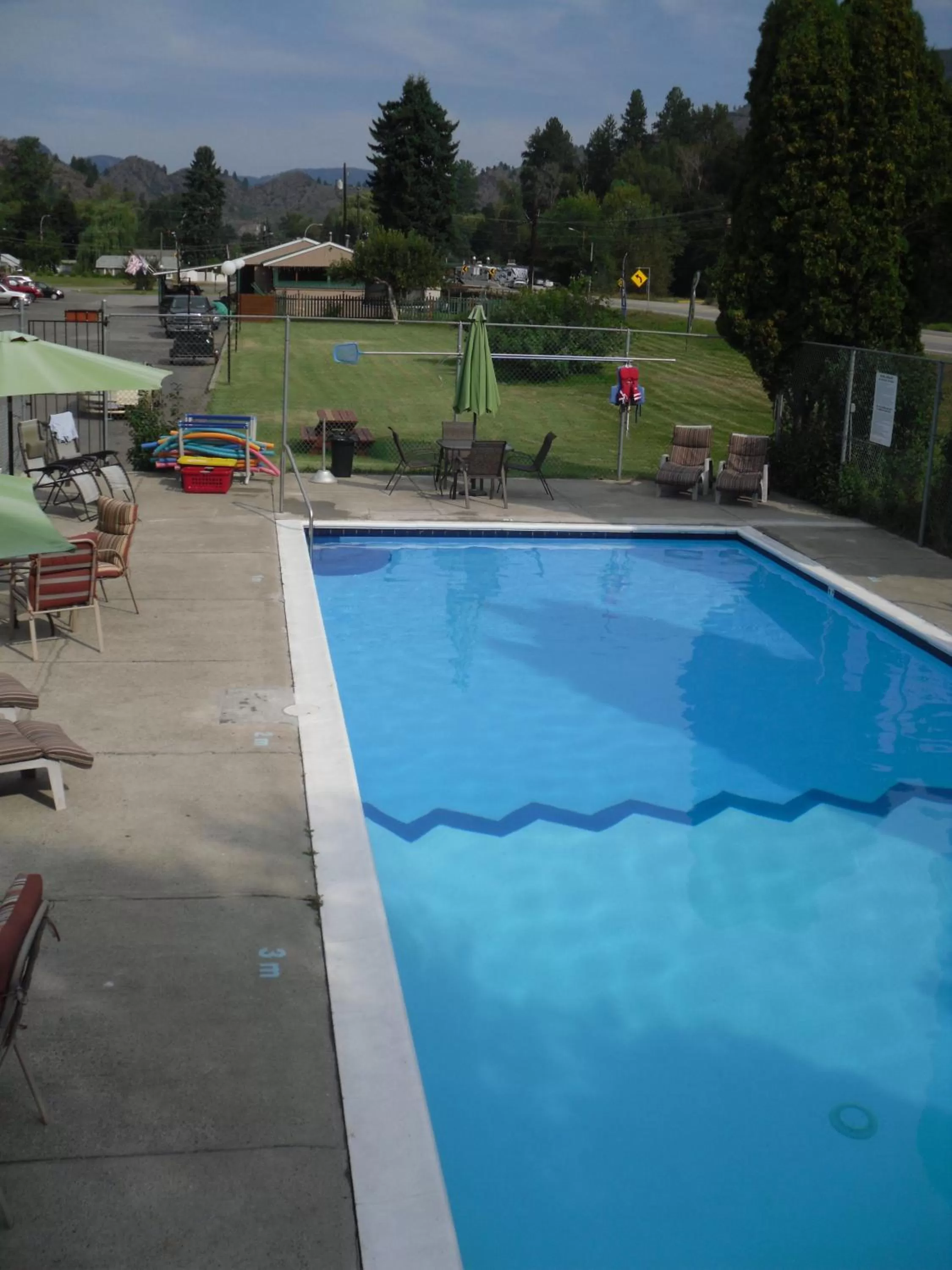 Swimming Pool in Johnny's Motel