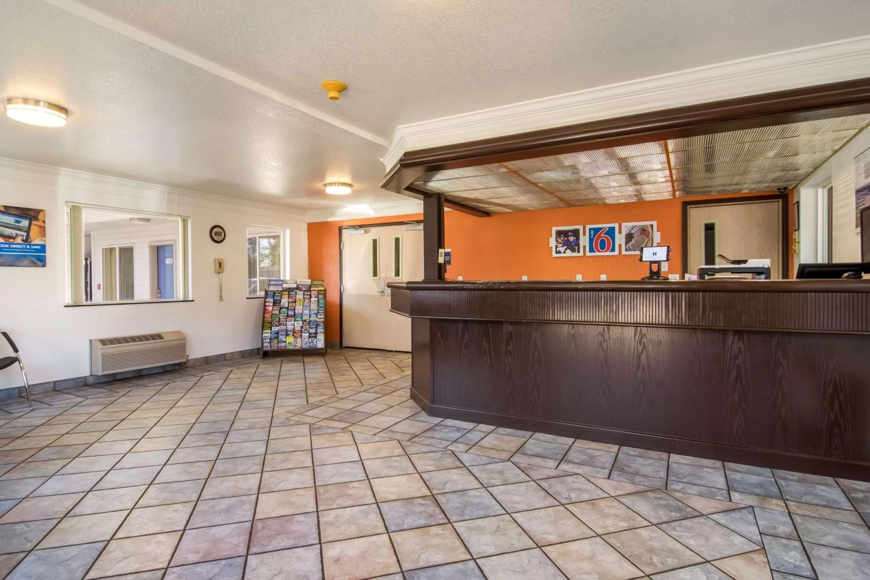 Property logo or sign in Motel 6 Portland Mall - 205