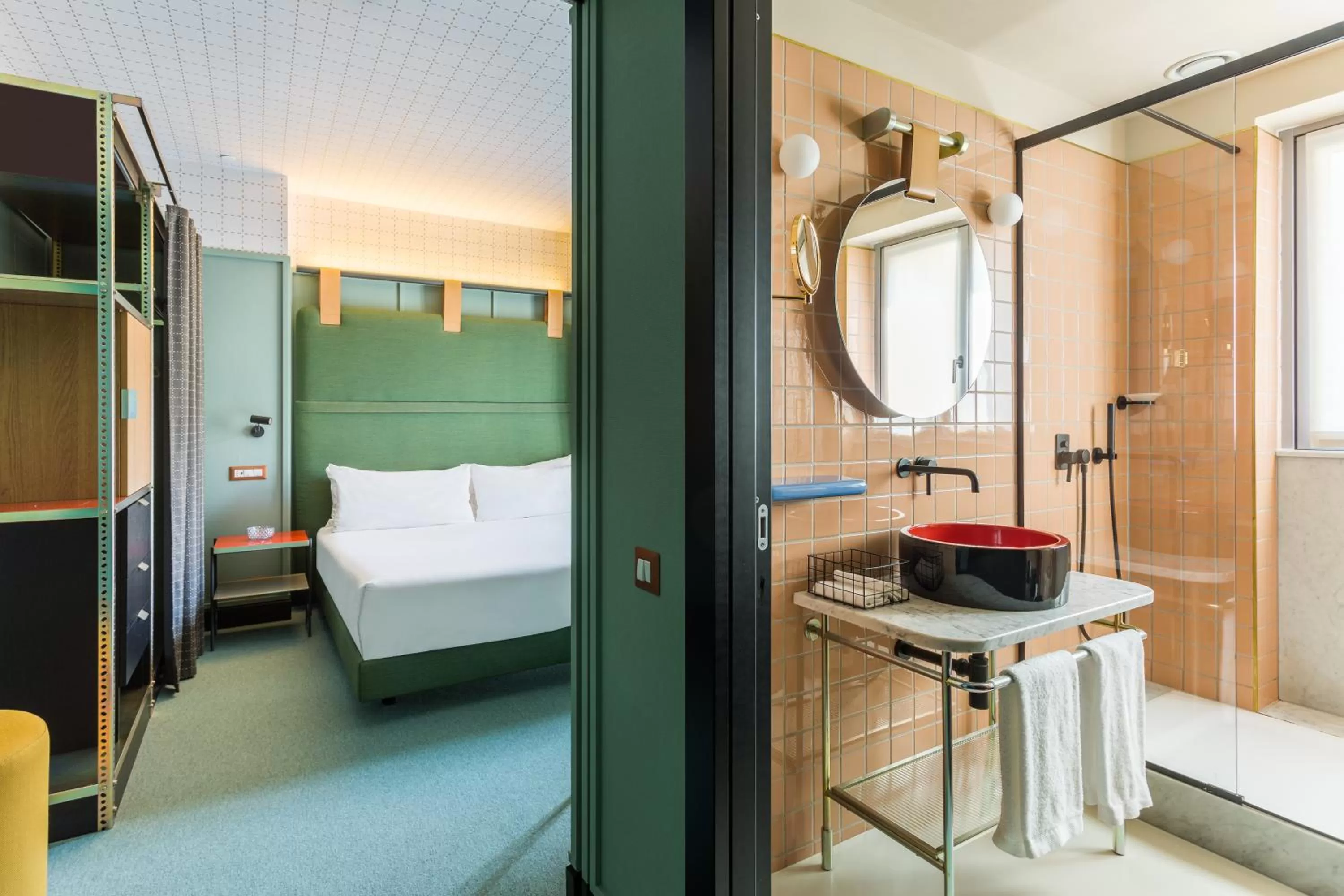 Photo of the whole room, Bed in Room Mate Collection Giulia, Milan