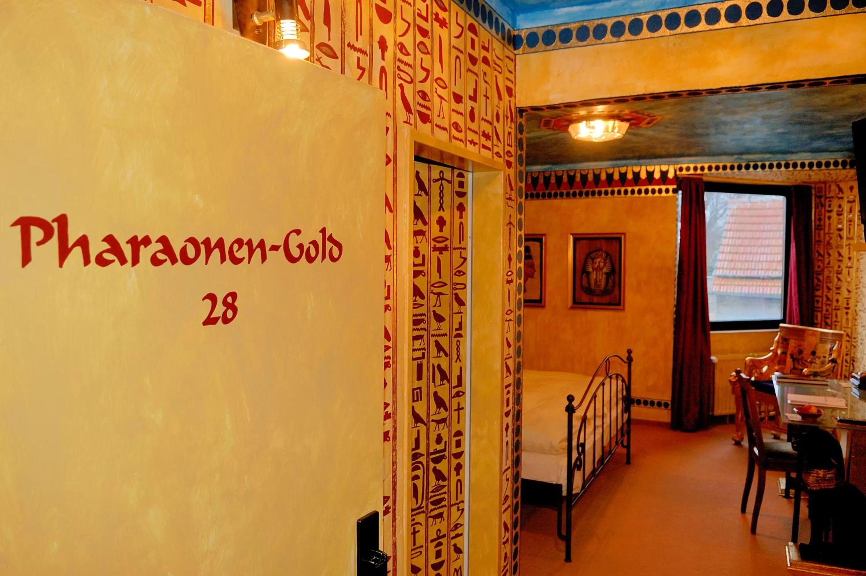 Decorative detail in Hotel Goldflair am Rathaus