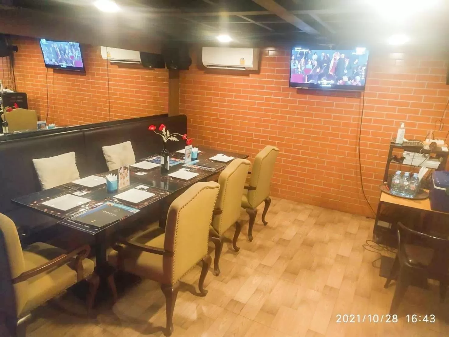 Meeting/conference room in V20 Boutique Jacuzzi Hotel