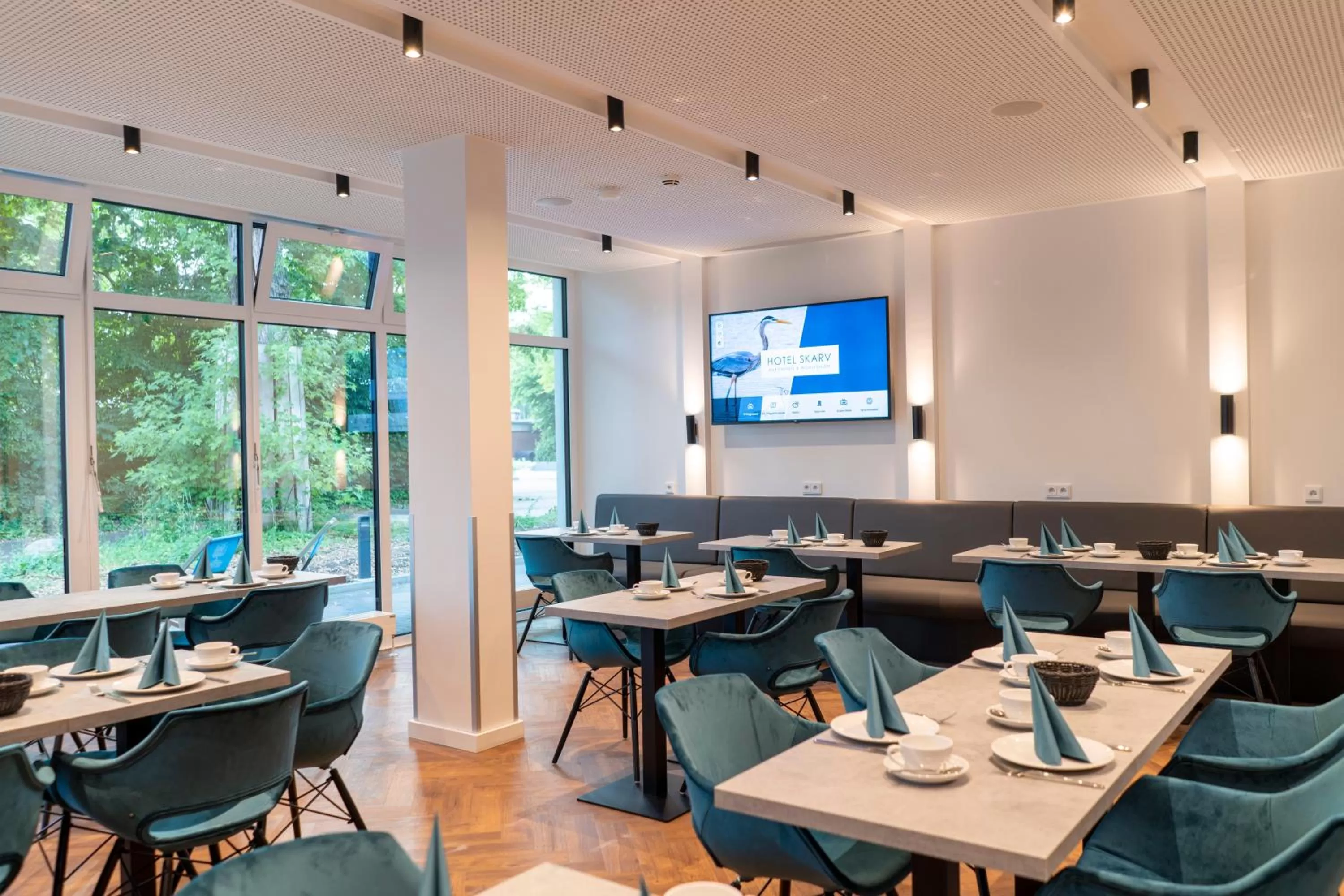 Restaurant/places to eat in Signature Hotel Skarv