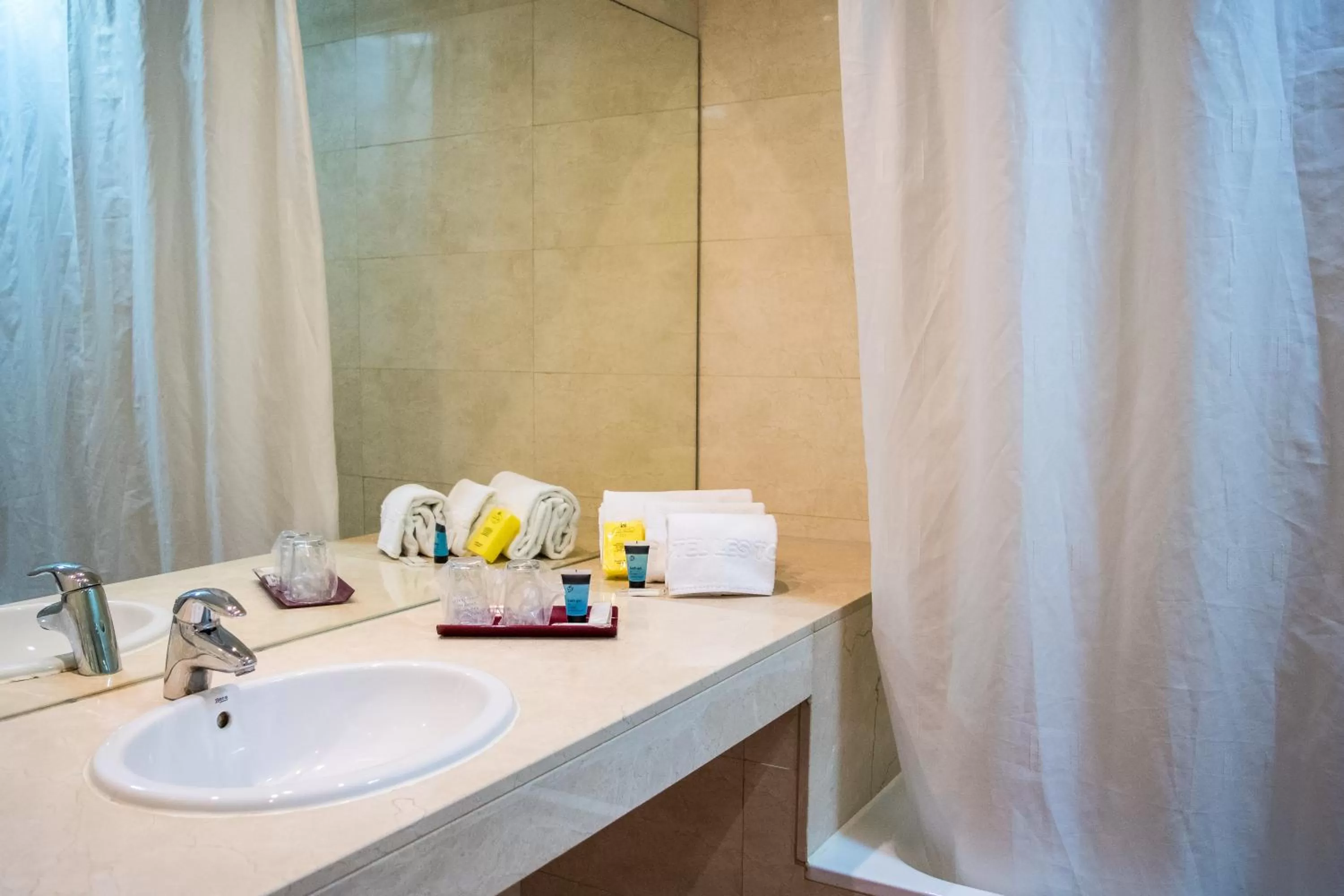 Bathroom in Hotel Les Torres