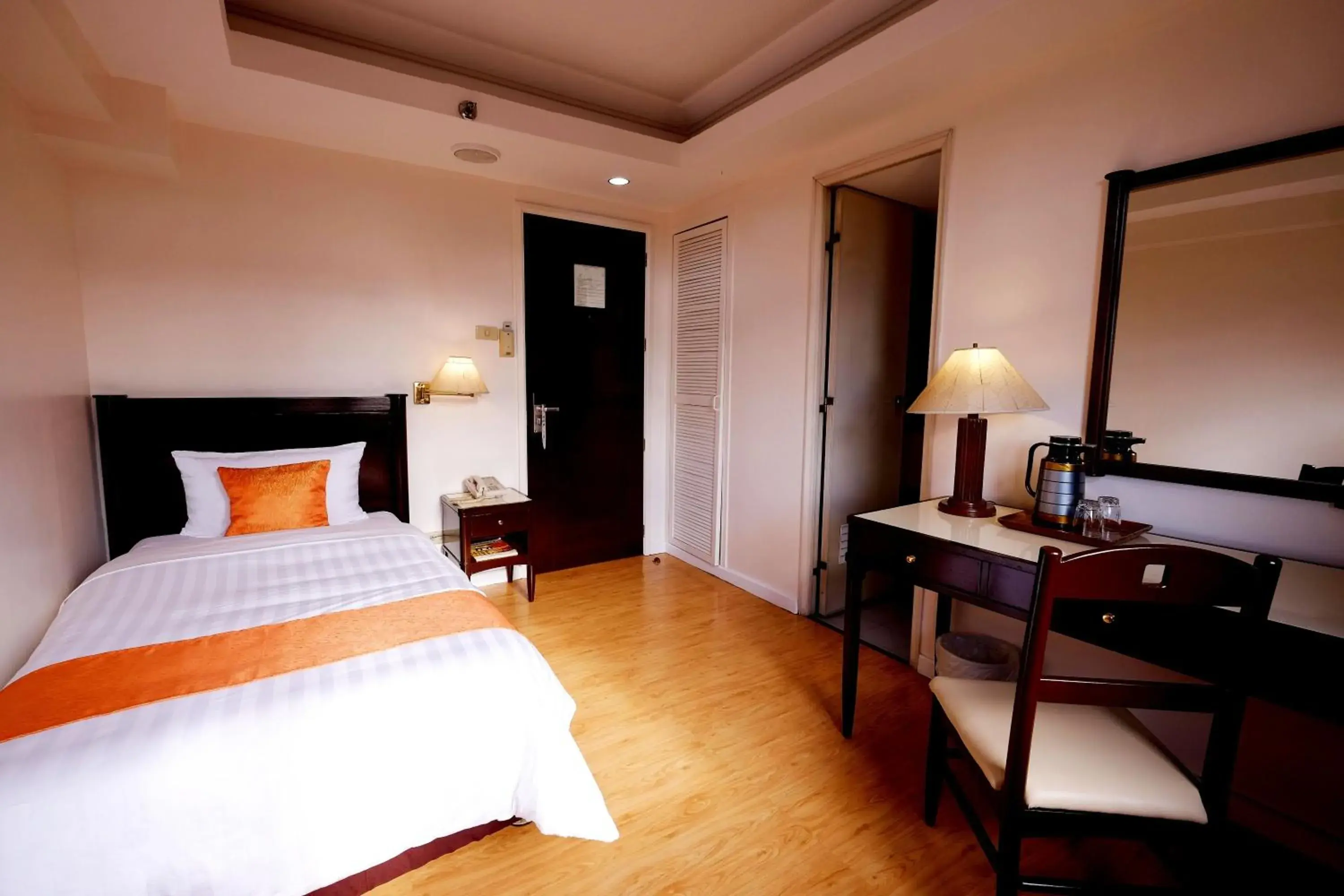 Standard Single Room in Harbor Town Hotel Standard Single Room in Harbor Town Hotel