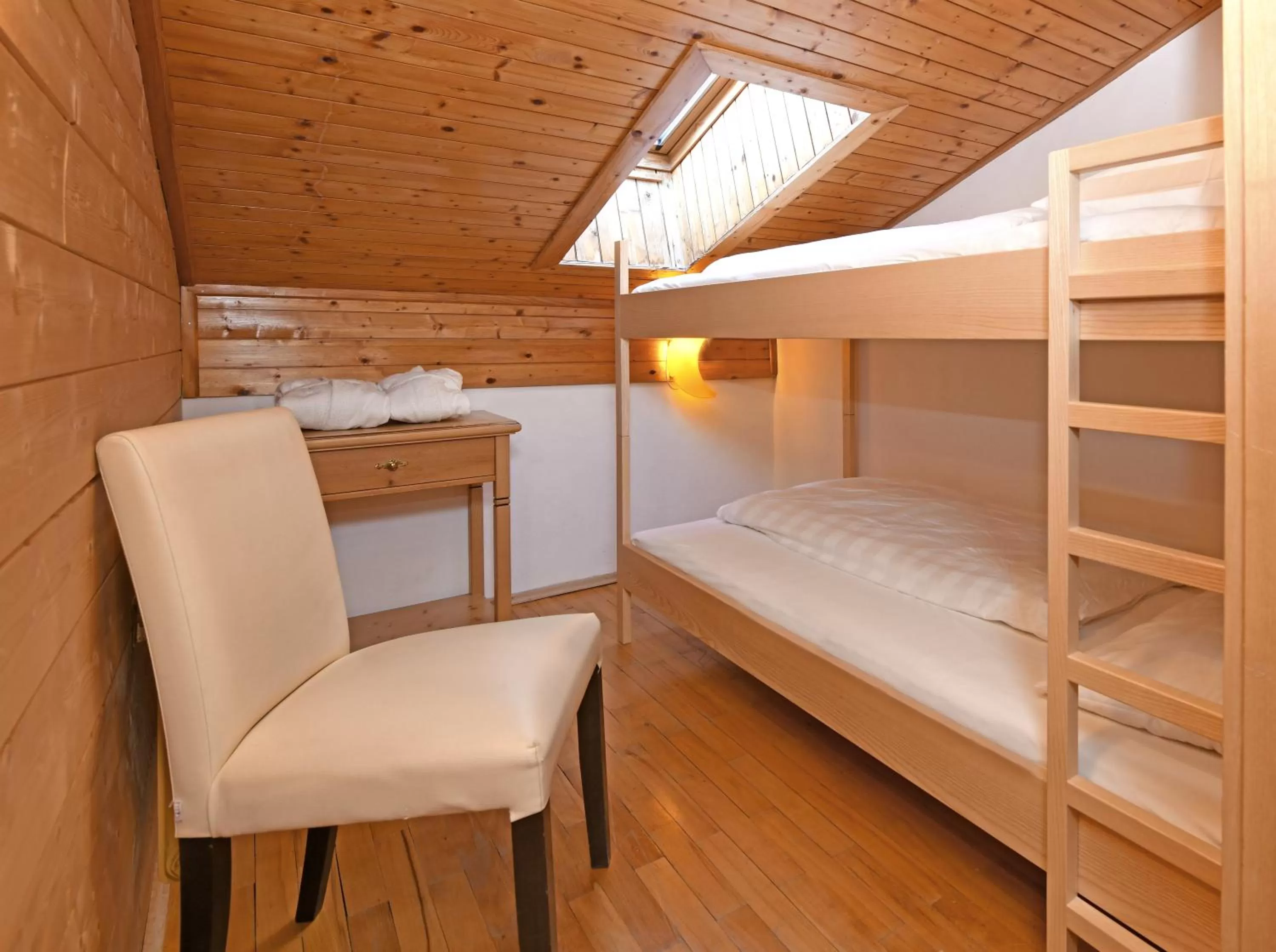 young children, Bunk Bed in St Hubertus BnB