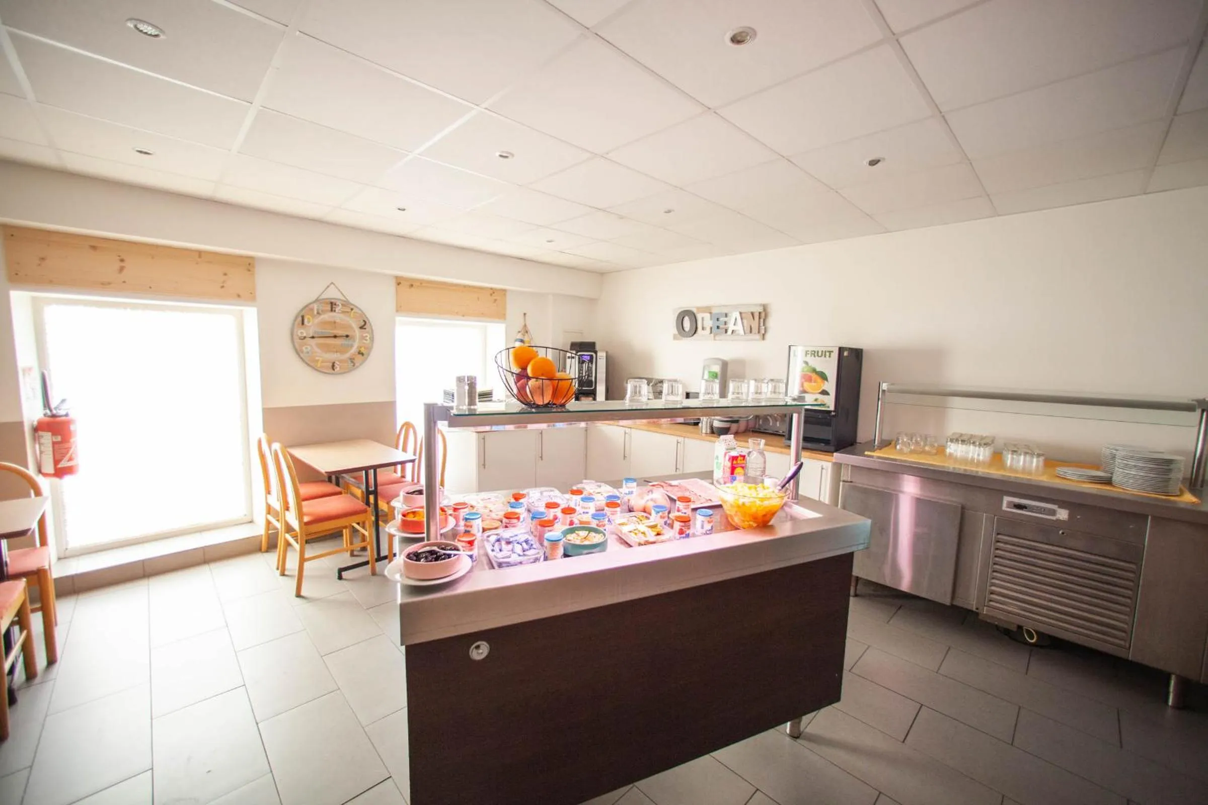 Breakfast in La Marine