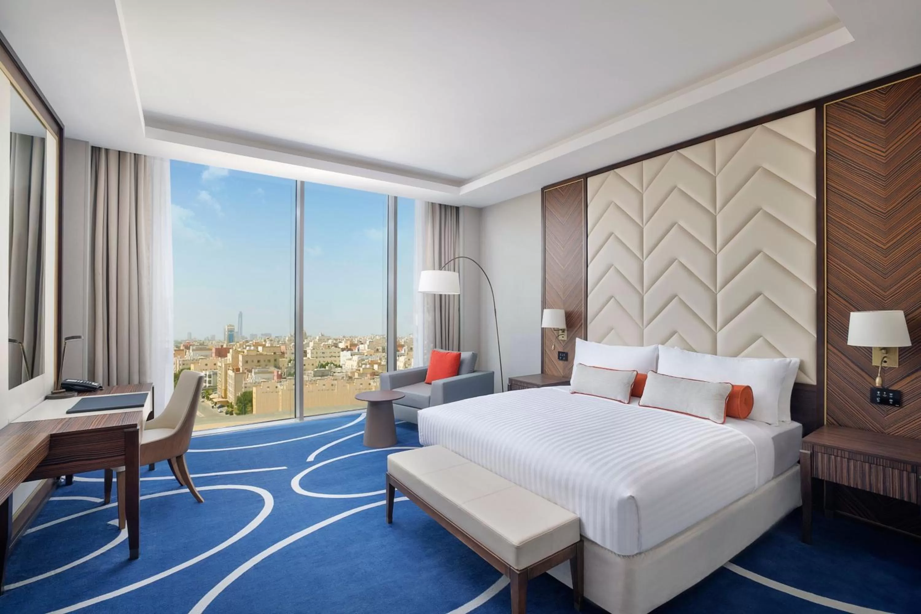 Photo of the whole room, Bed in Jeddah Marriott Hotel Madinah Road