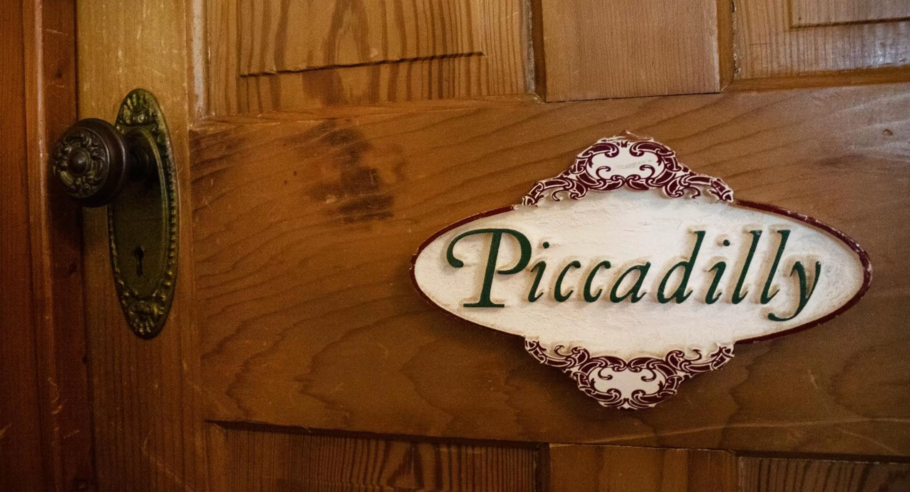 Logo/Certificate/Sign in Sweetwater Branch Inn