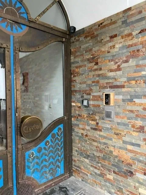 Classic Rooms by Crystal