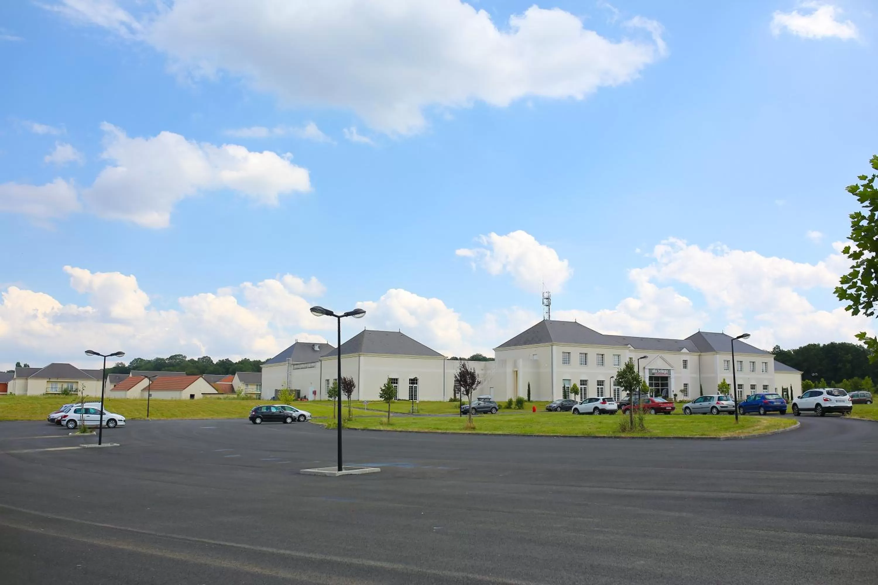 Facade/entrance in Résidence Villa Bellagio Amboise by Popinns