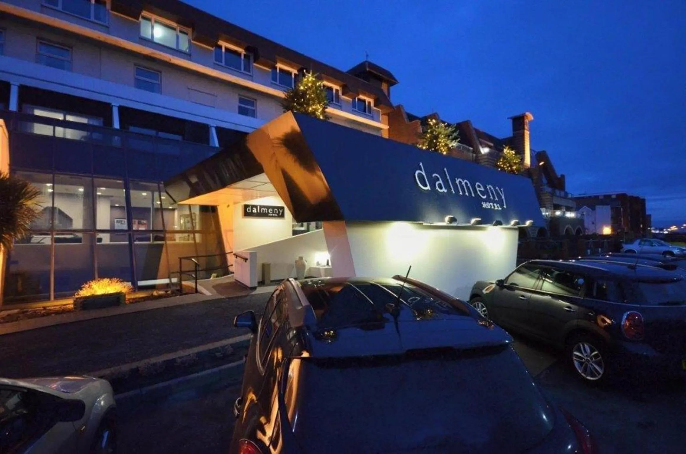 Property building in Dalmeny Hotel