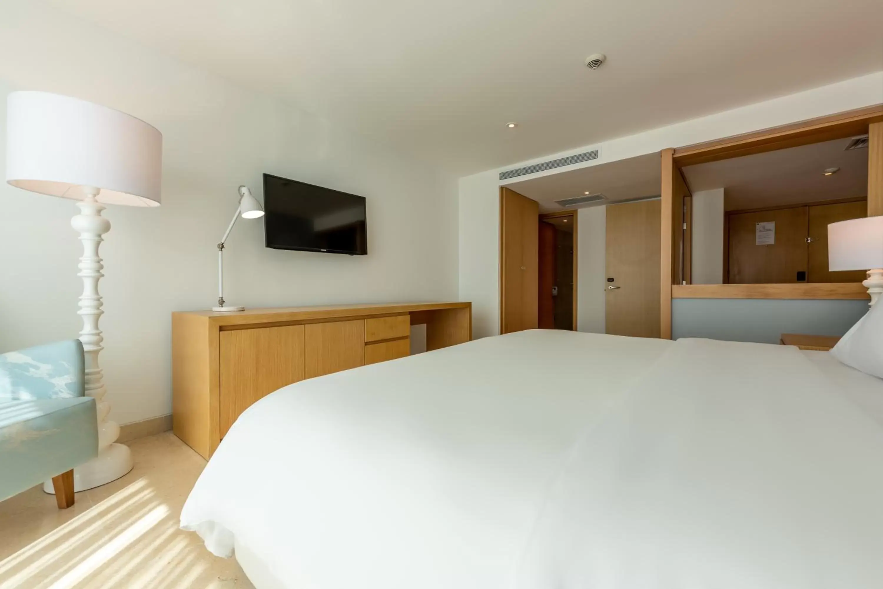 Studio Suite with King and Twin Beds in Radisson Cartagena Ocean Pavillion Hotel Studio Suite with King and Twin Beds in Radisson Cartagena Ocean Pavillion Hotel