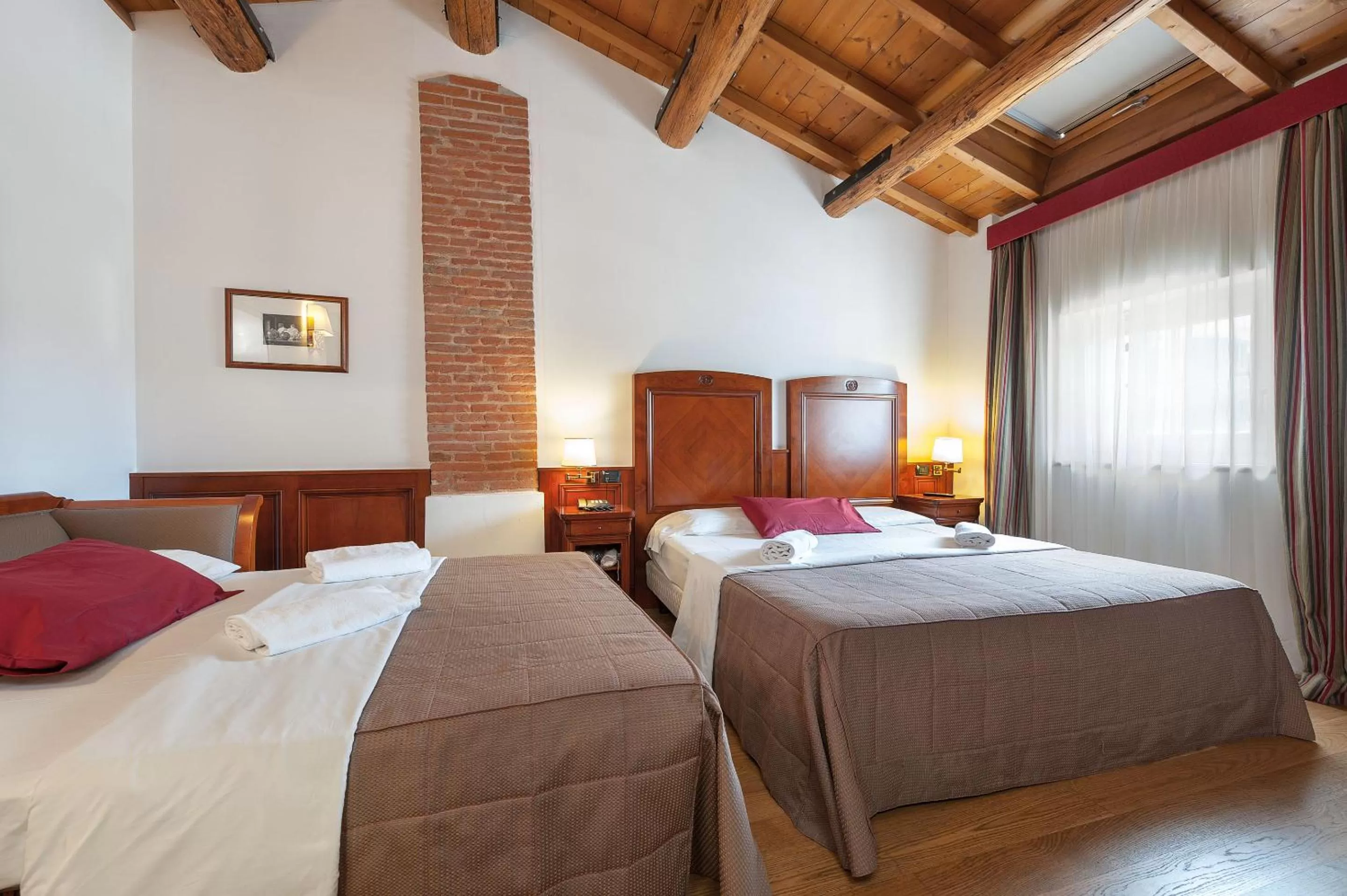 Photo of the whole room, Bed in Hotel Villa Malaspina