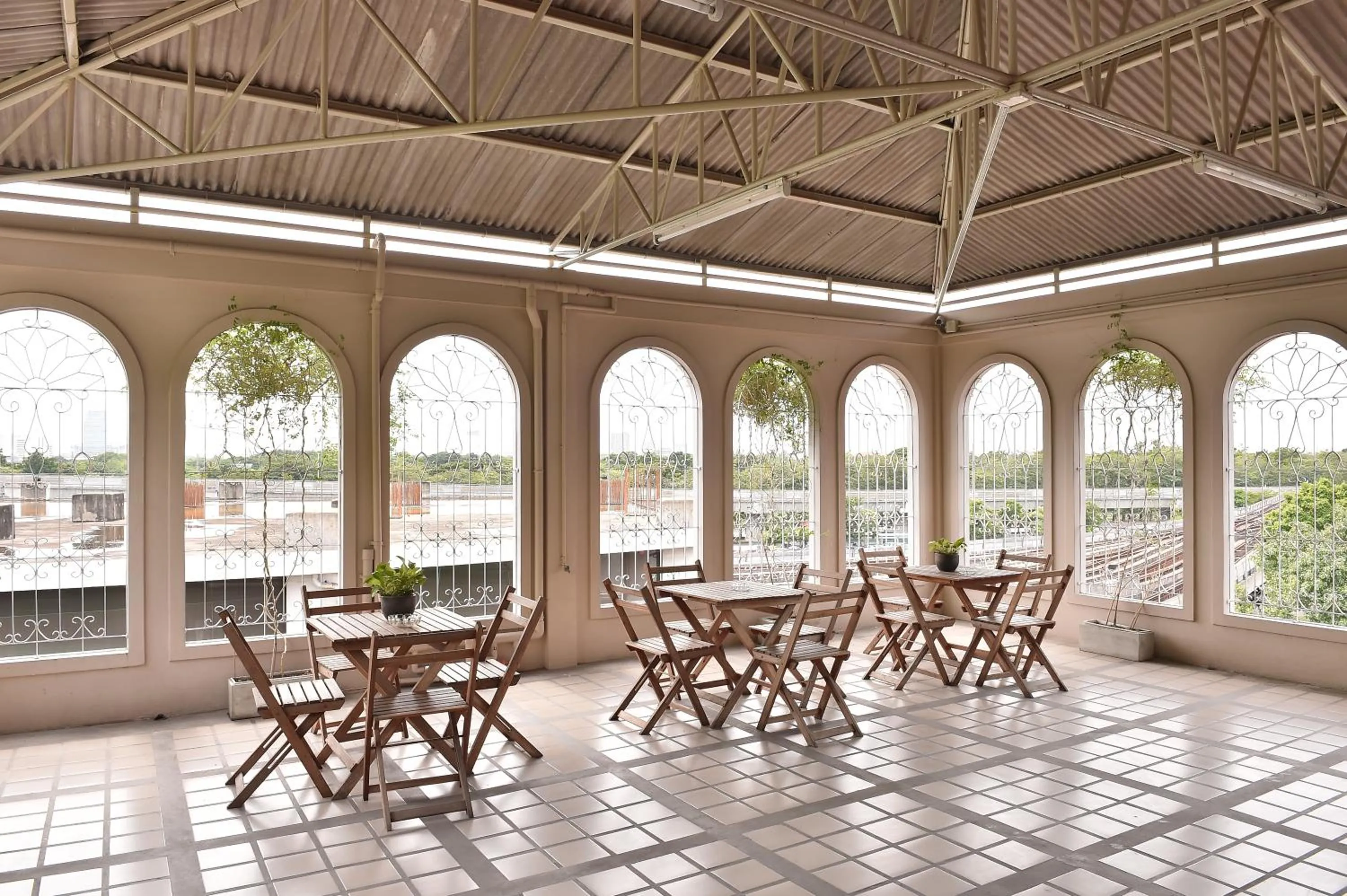 Patio, Restaurant/Places to Eat in G9 Bangkok Hotel