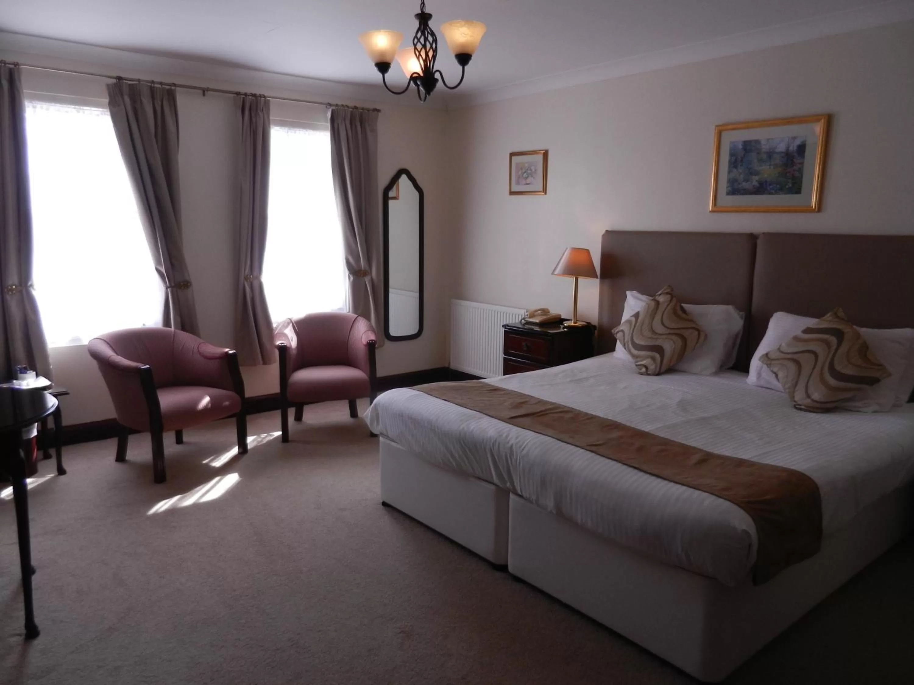 Bed in Morangie Hotel Tain