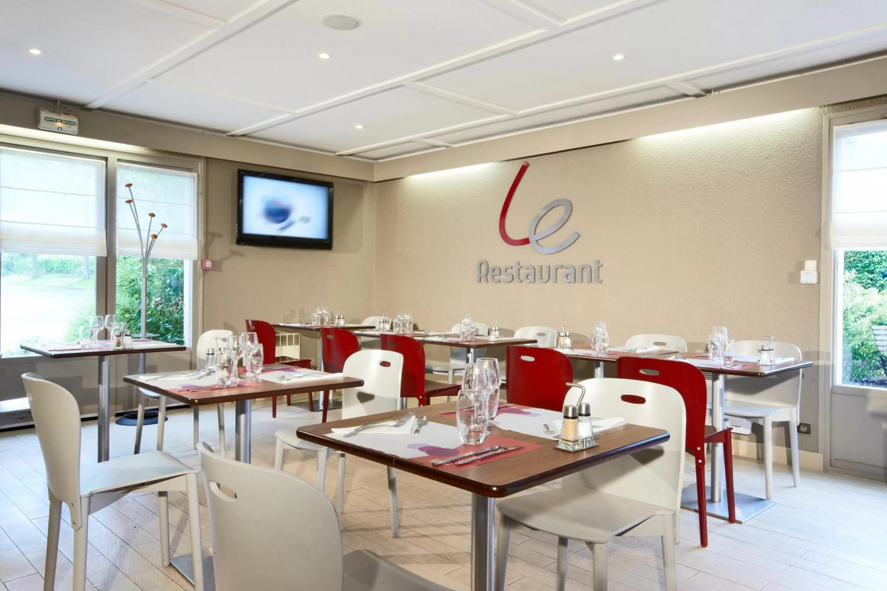 Restaurant/places to eat in Campanile Charleville-Mezières