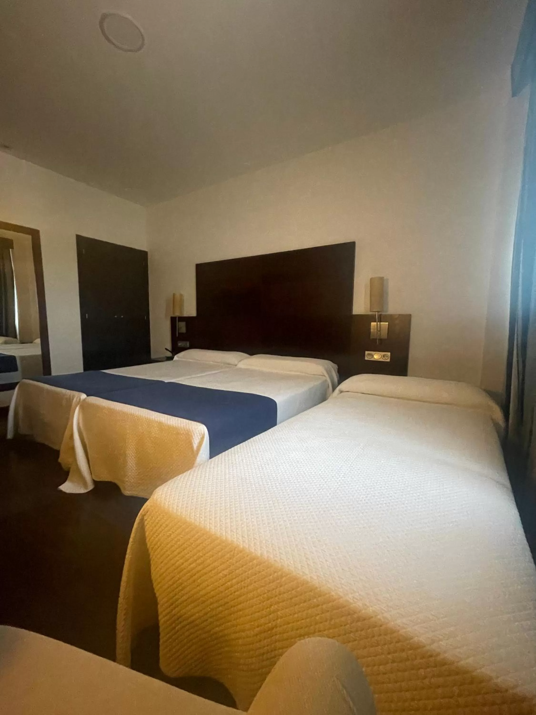 Bedroom, Bed in Complejo 24H