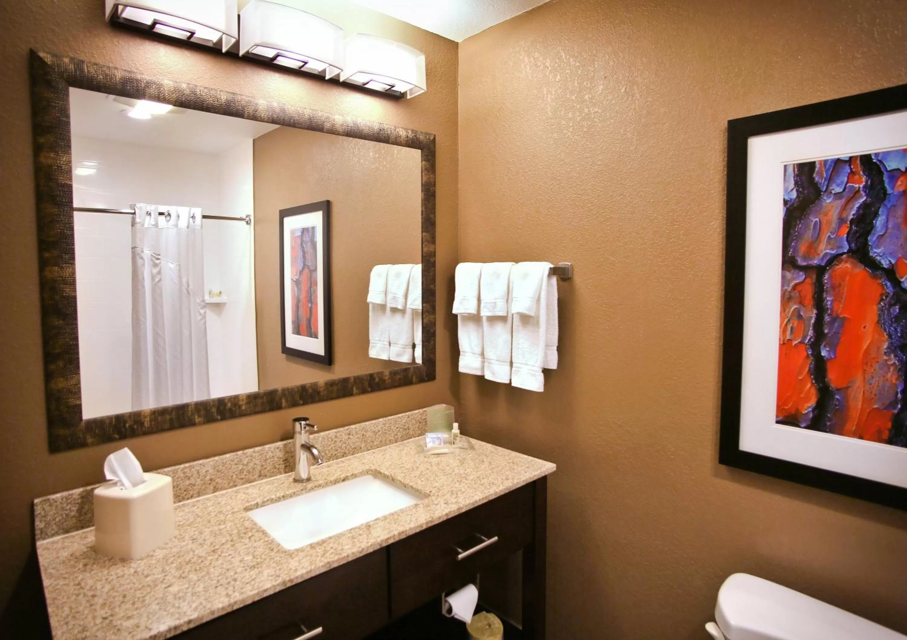 Bathroom in Pearl Street Hotel