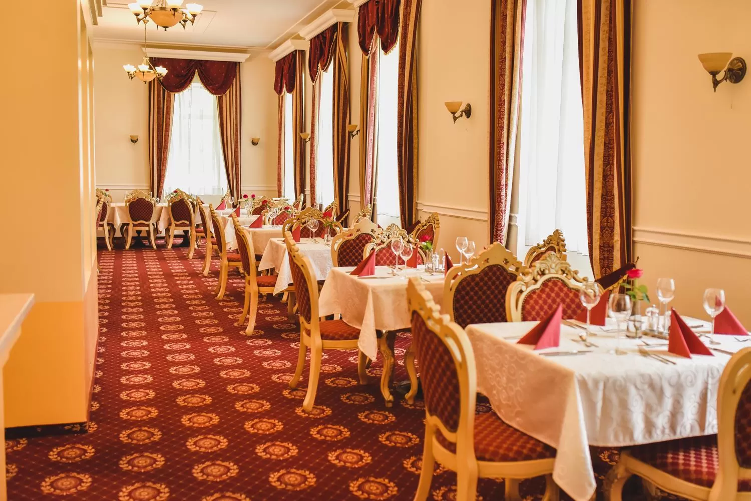 Restaurant/places to eat in Zámek Kamenný Dvůr