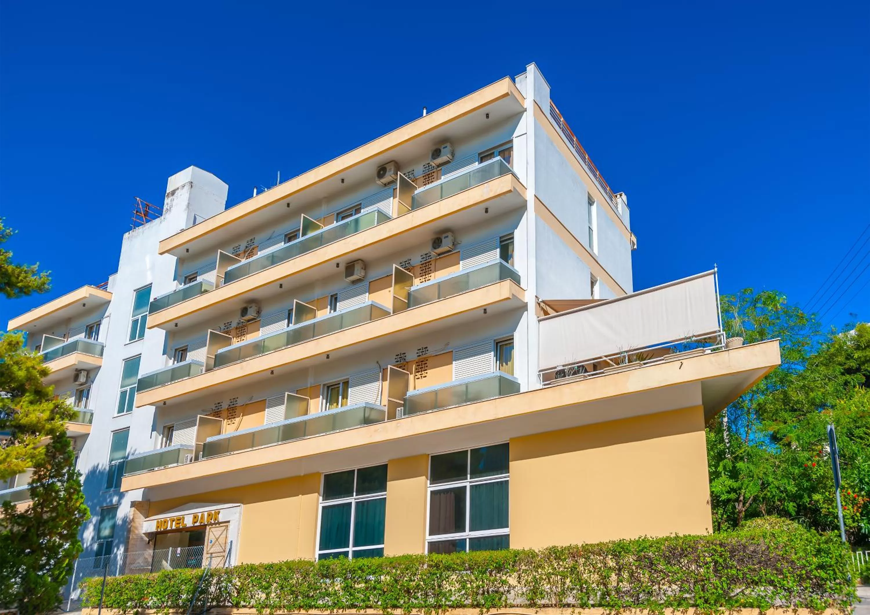 Facade/entrance in Park Hotel
