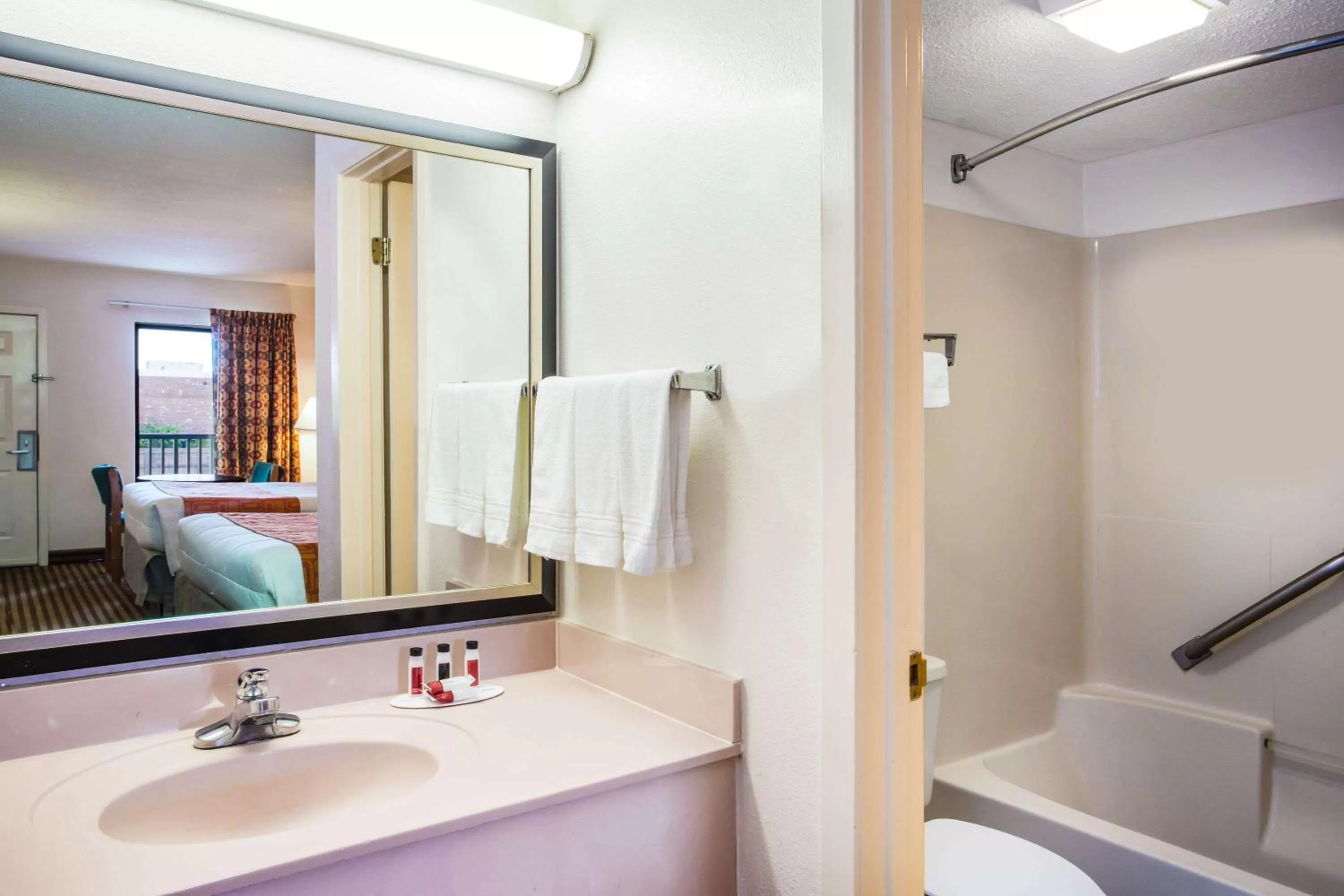 Bathroom in Howard Johnson by Wyndham Panama City