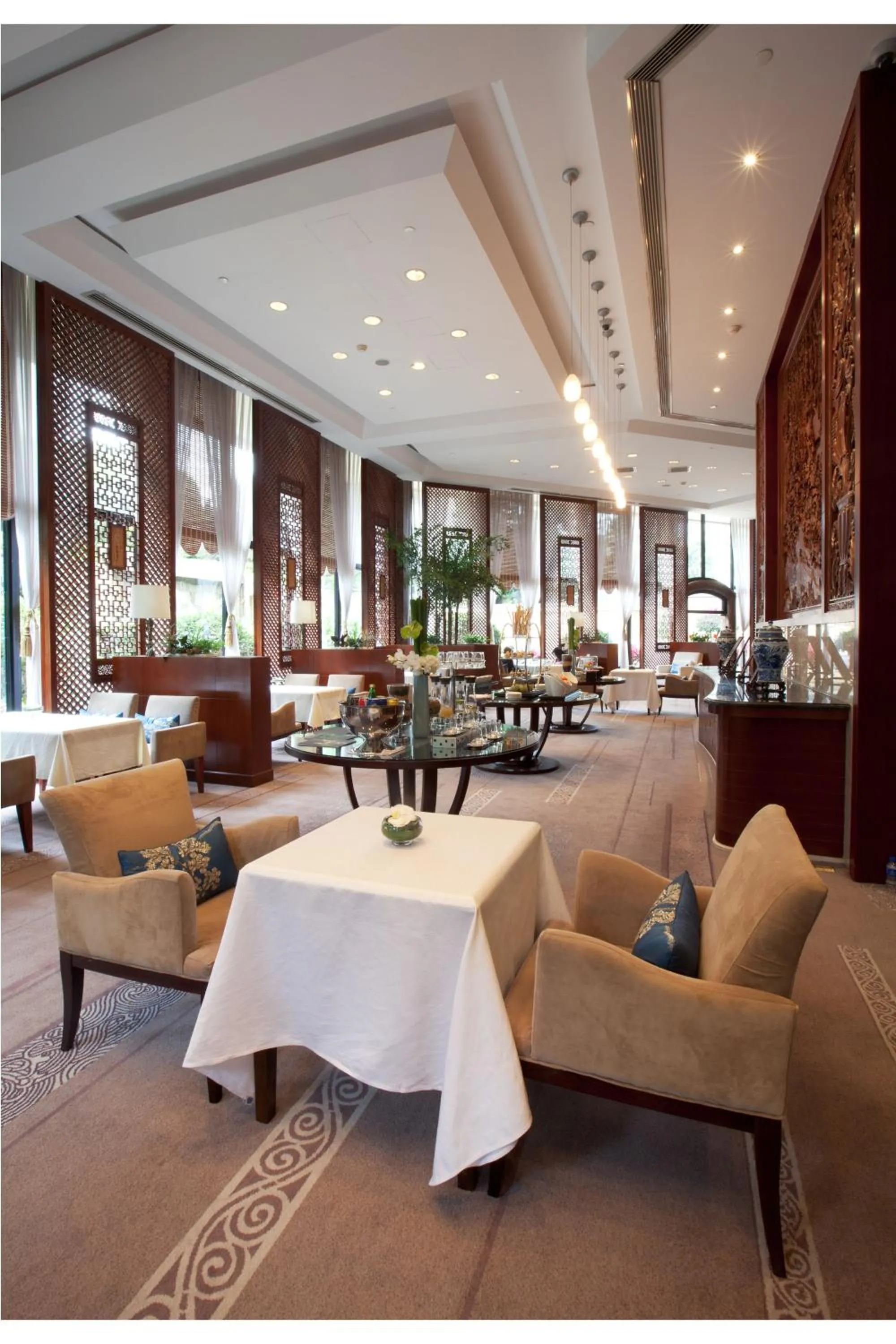 Restaurant/places to eat in Green Lake Hotel