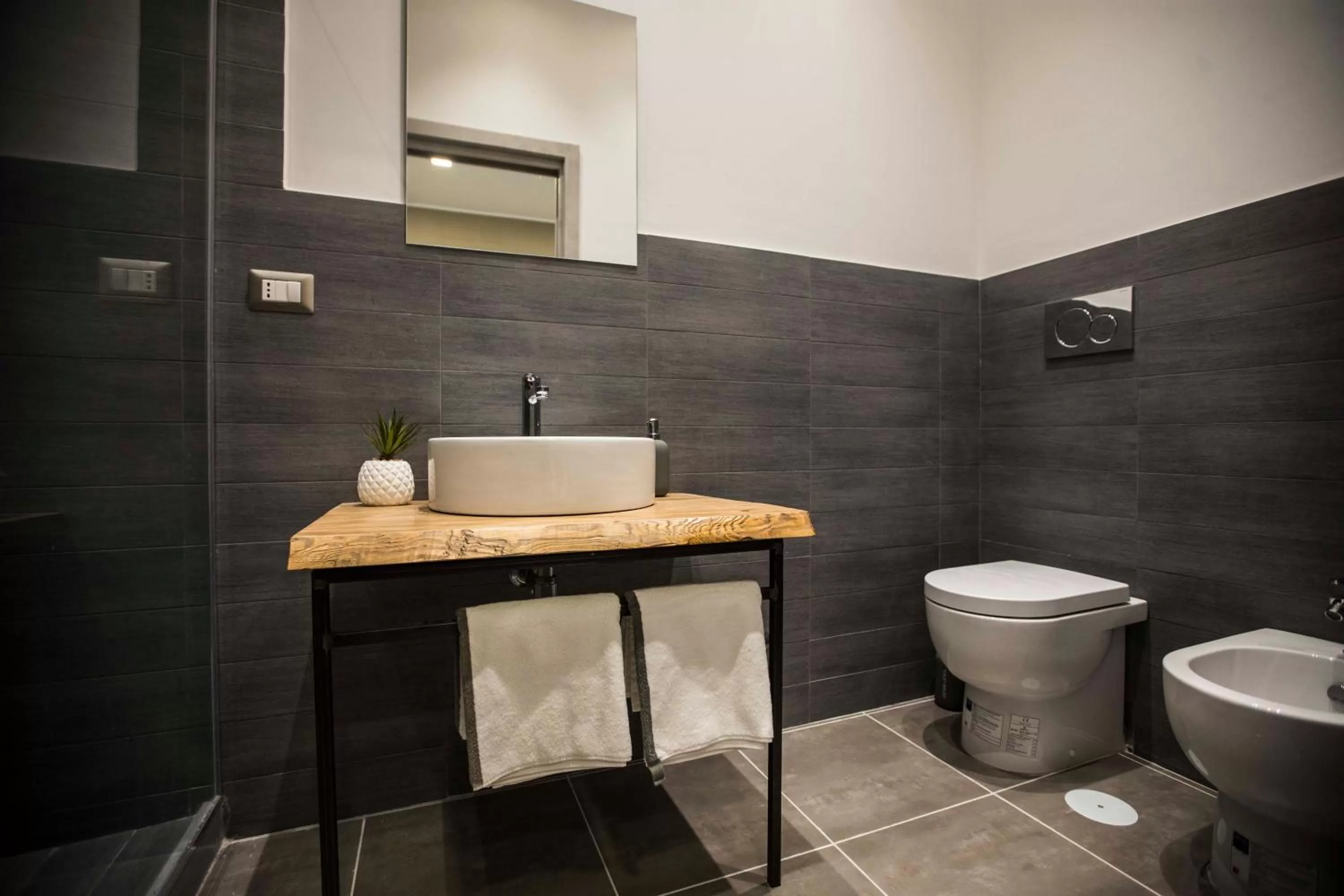 Bathroom in GB Central Station Napoli