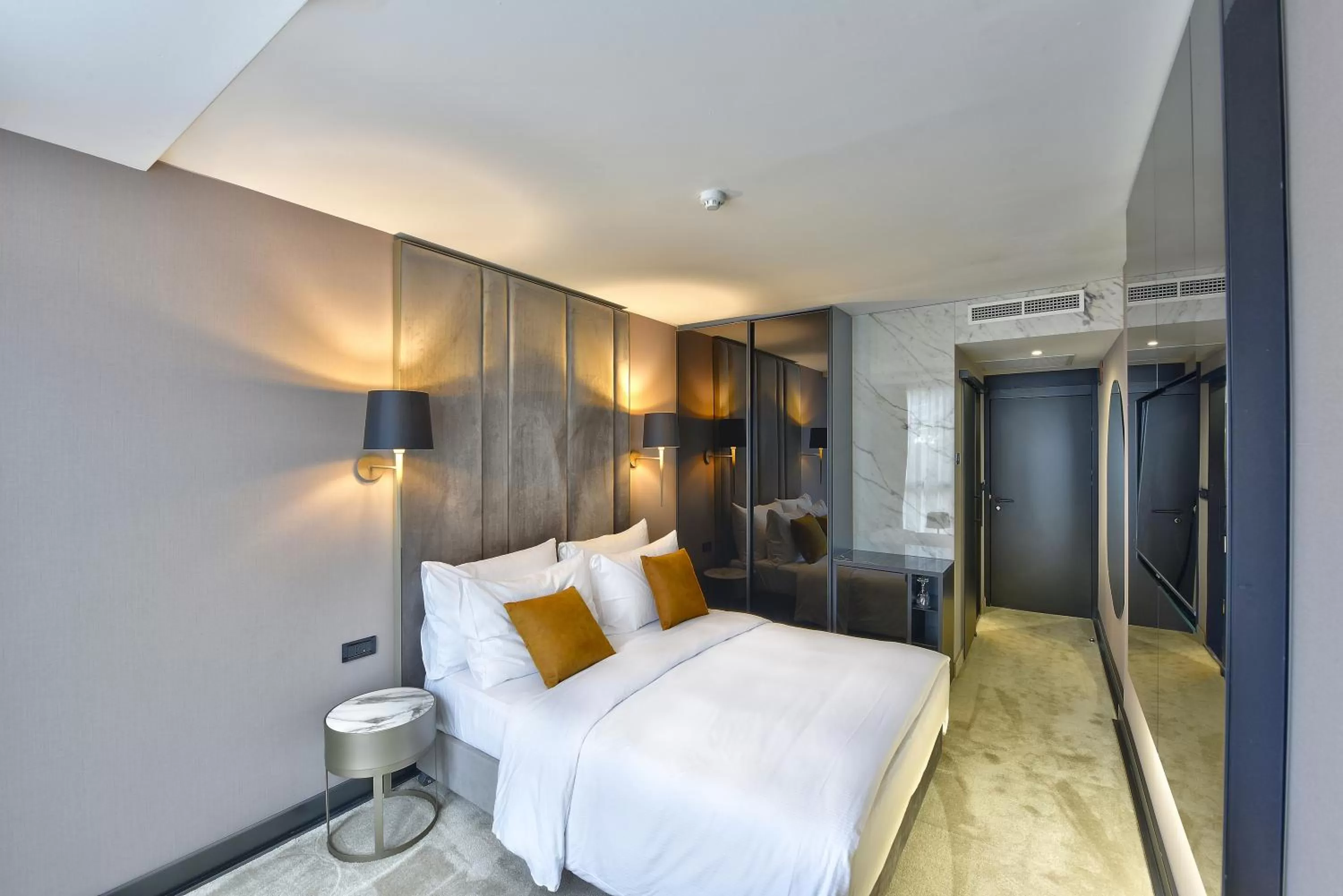 Photo of the whole room, Bed in Grand Hotel Adriatic