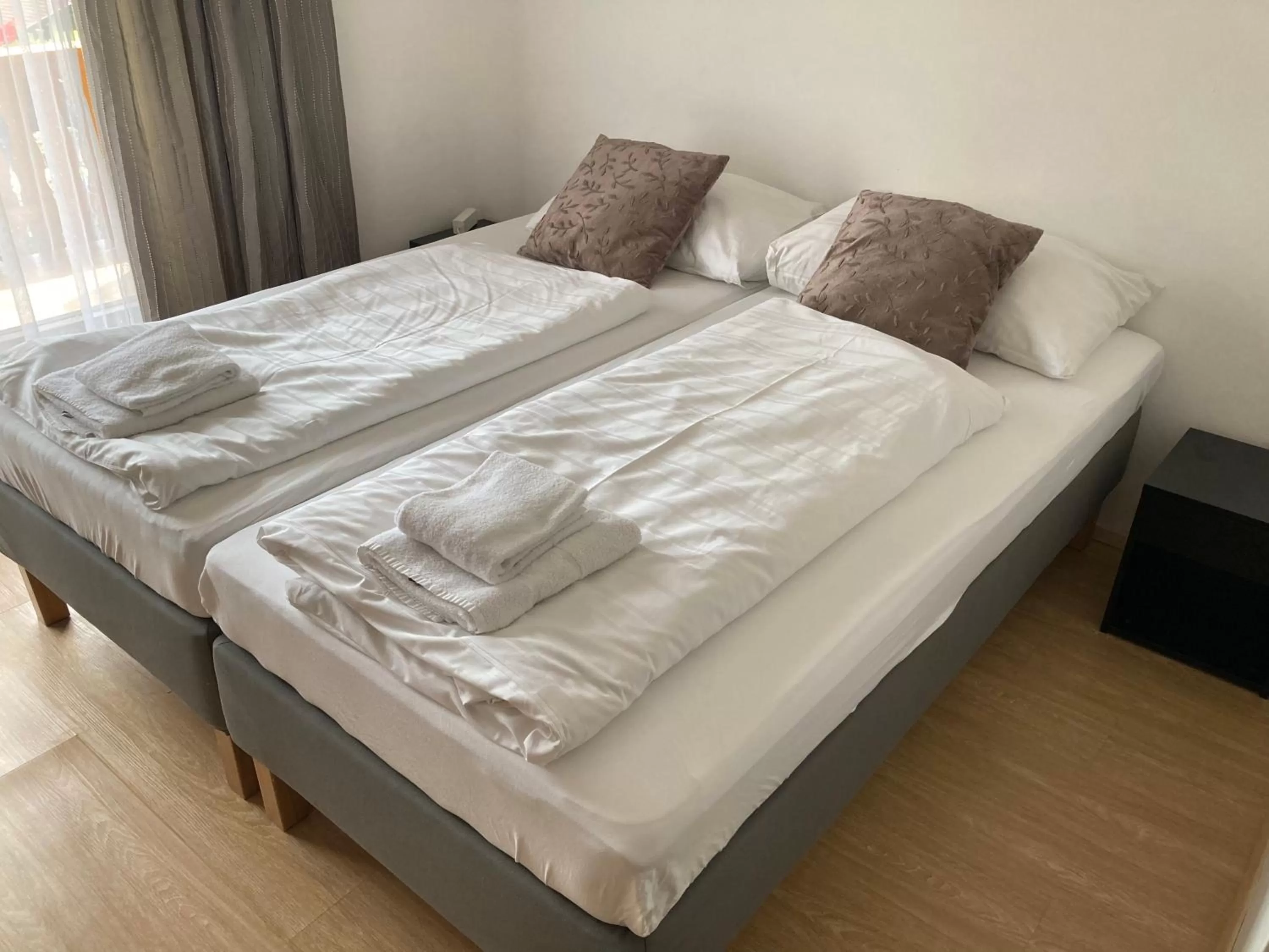 Bed in B&B Pension Karlsdorfer Hof