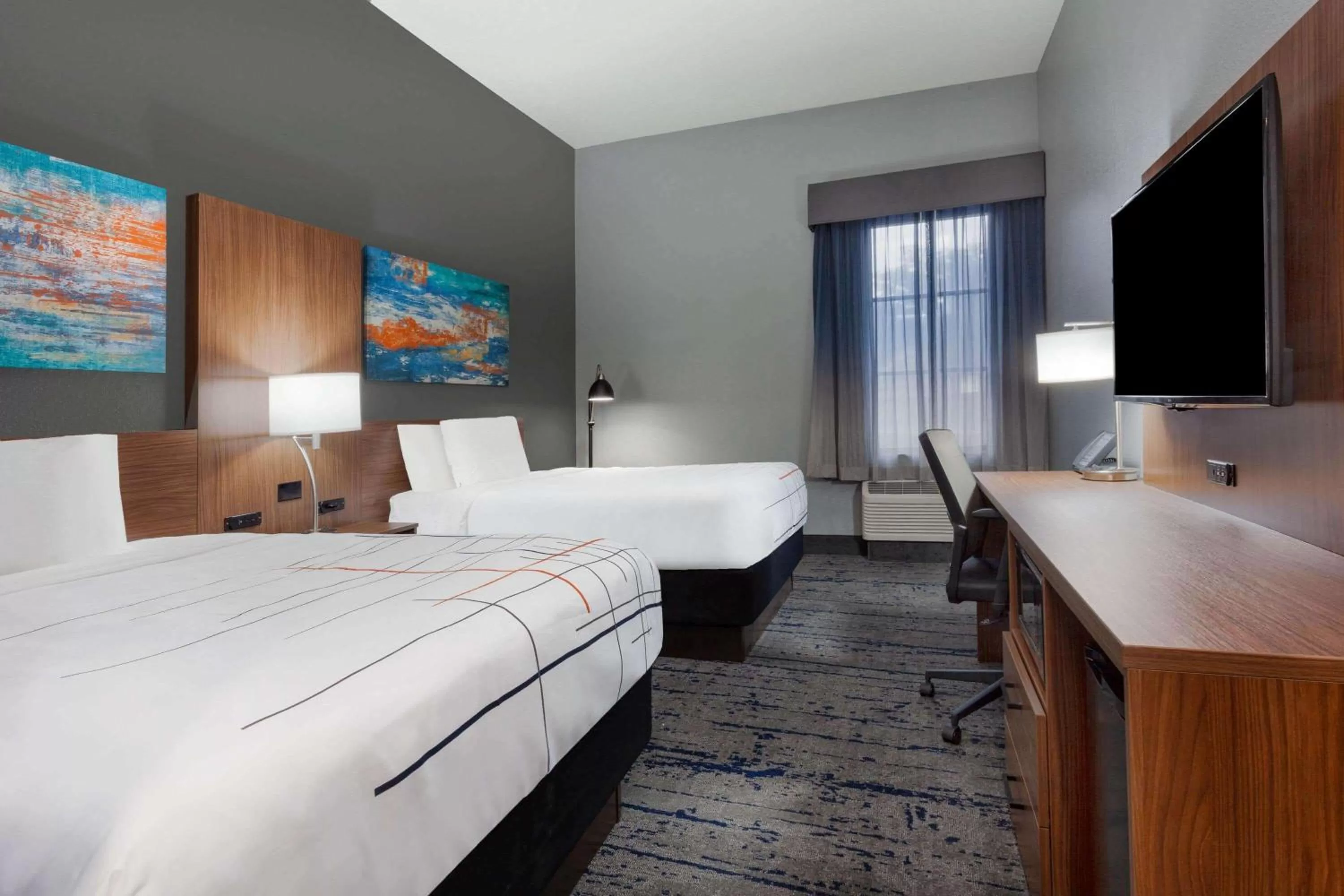 Photo of the whole room, Bed in La Quinta by Wyndham St. Petersburg Northeast *Newly Renovated