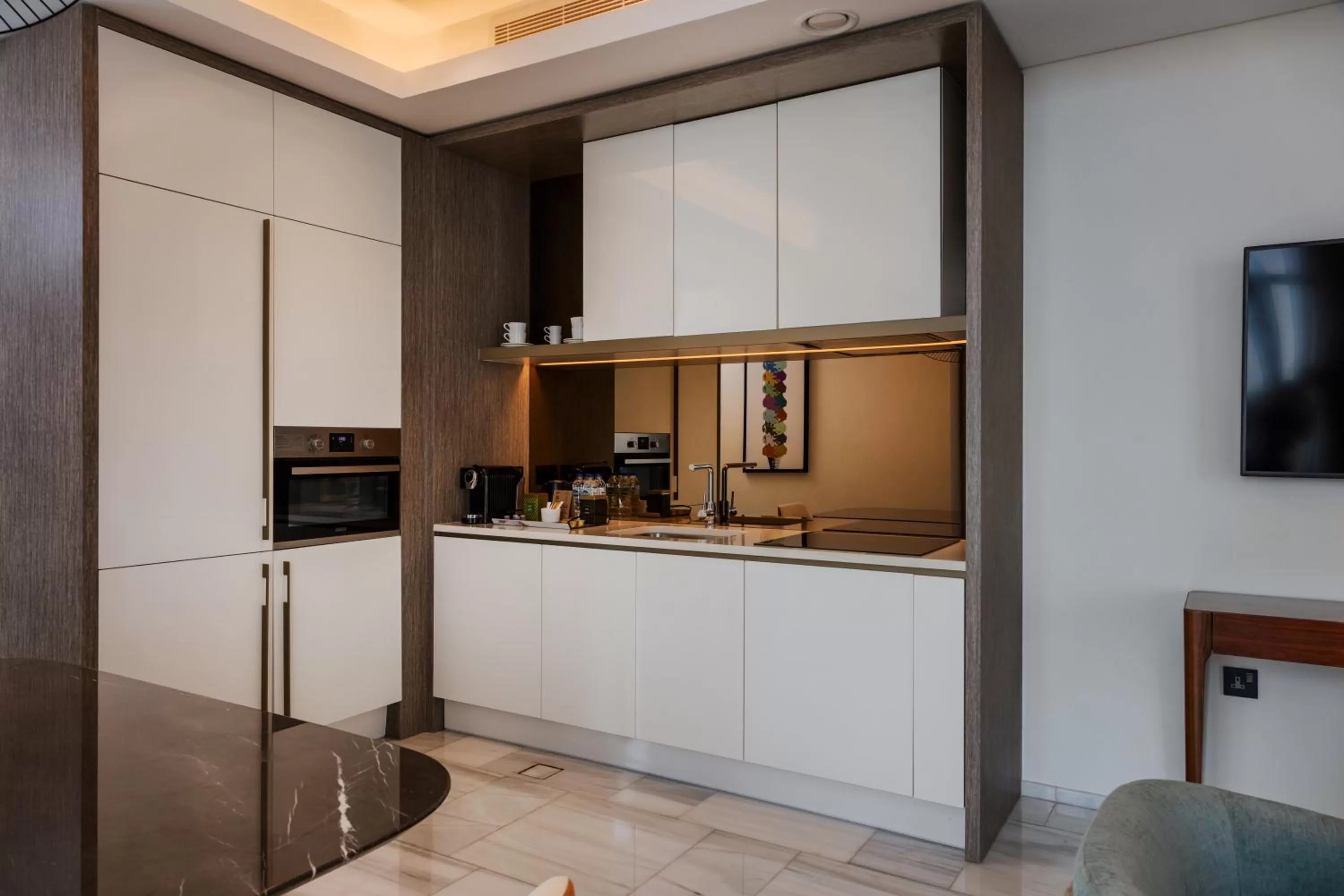 Coffee/tea facilities in Th8 Palm Dubai Beach Resort Vignette Collection, an IHG hotel