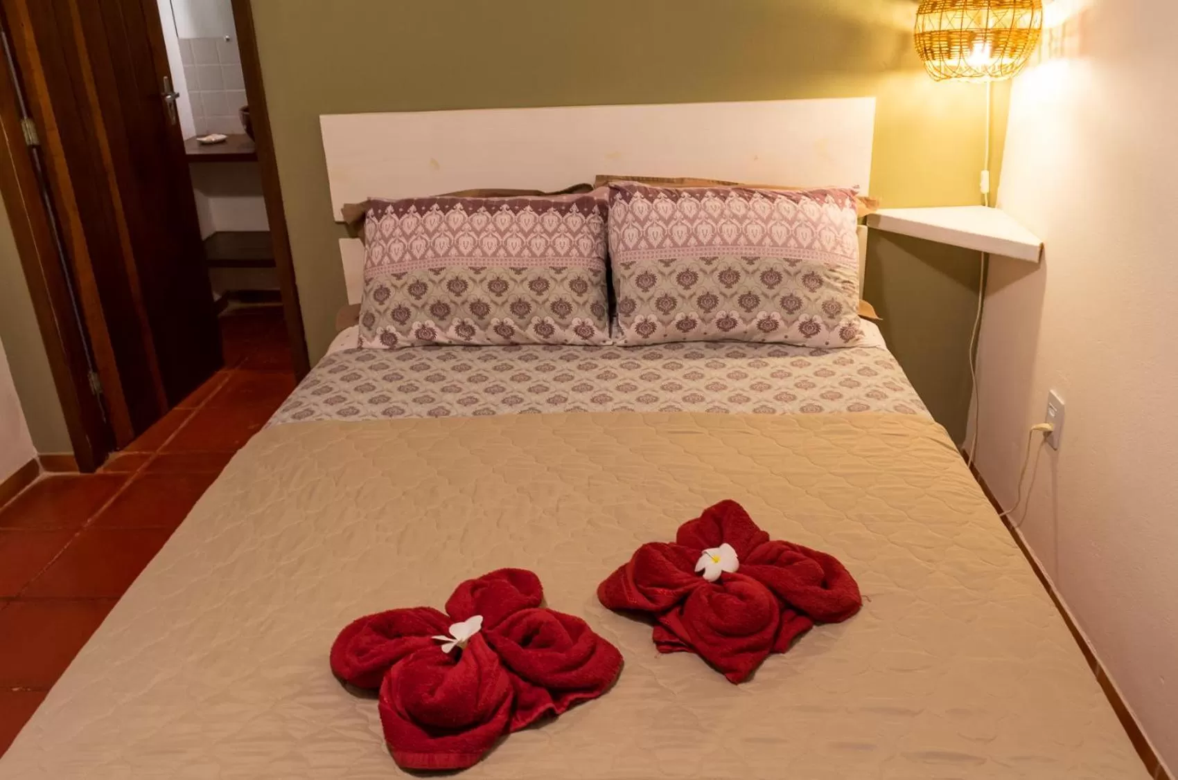 Photo of the whole room, Bed in Pousada Casa Do Cocotier