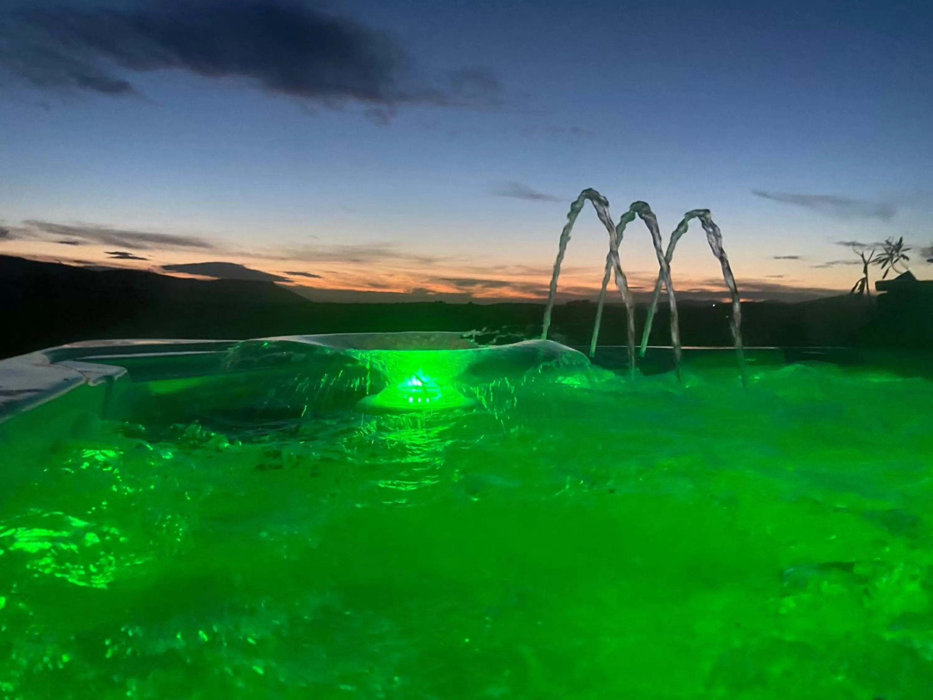 Hot Tub in Fleur de Lys