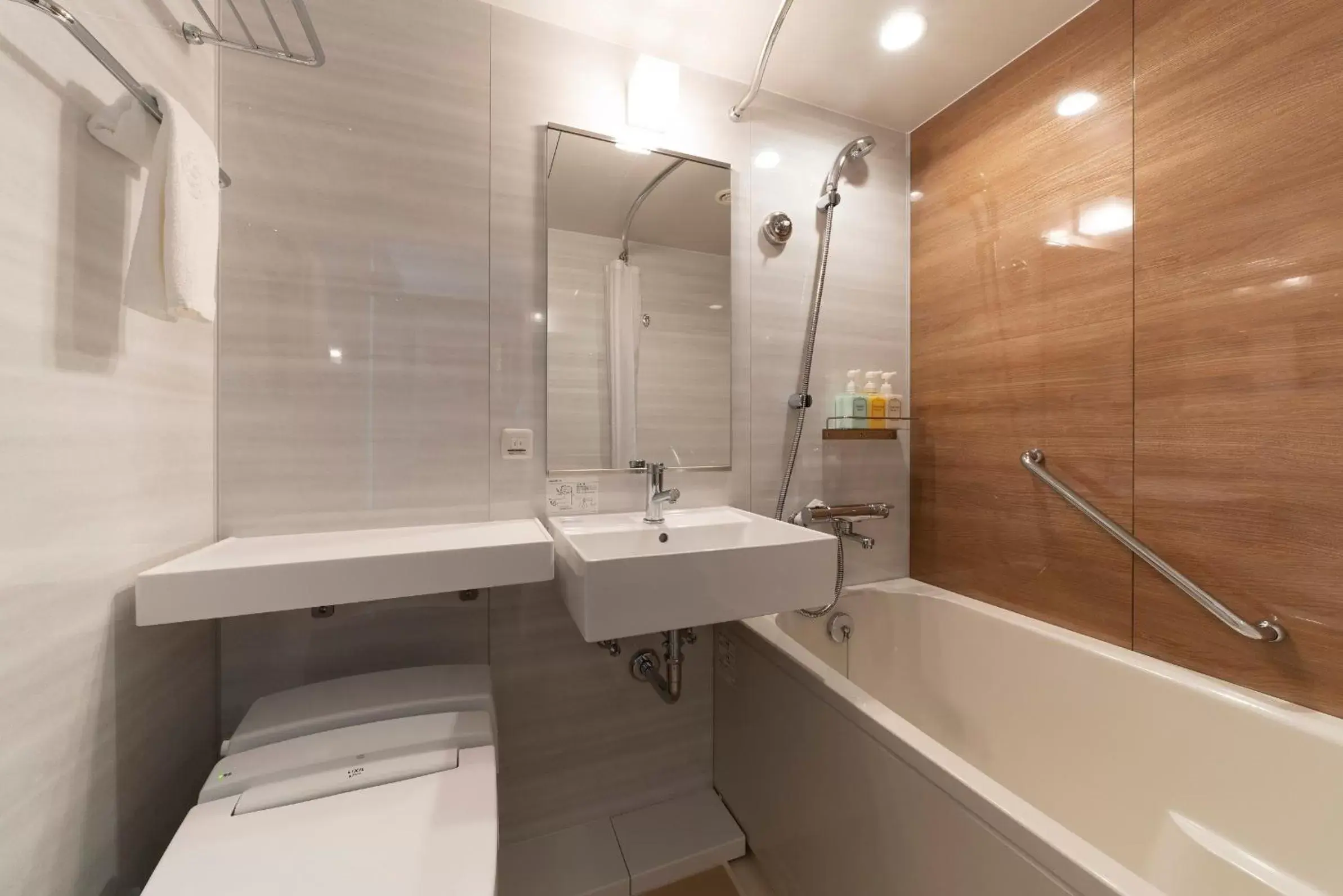 Casual Double Room - single occupancy - Non-Smoking - Upper Floor in Hotel Associa Toyohashi Casual Double Room - single occupancy - Non-Smoking - Upper Floor in Hotel Associa Toyohashi